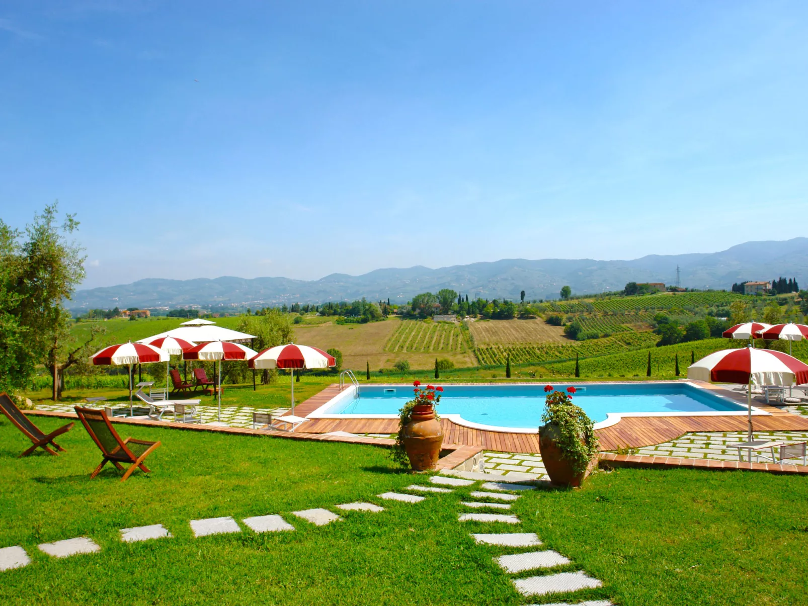 Borgo Fontana-Outside