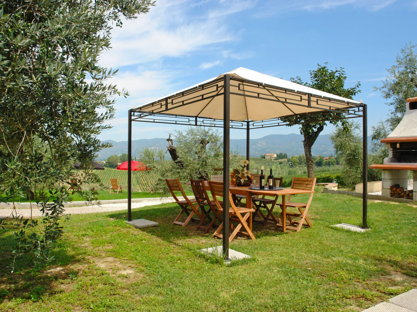 Borgo Fontana-Outside