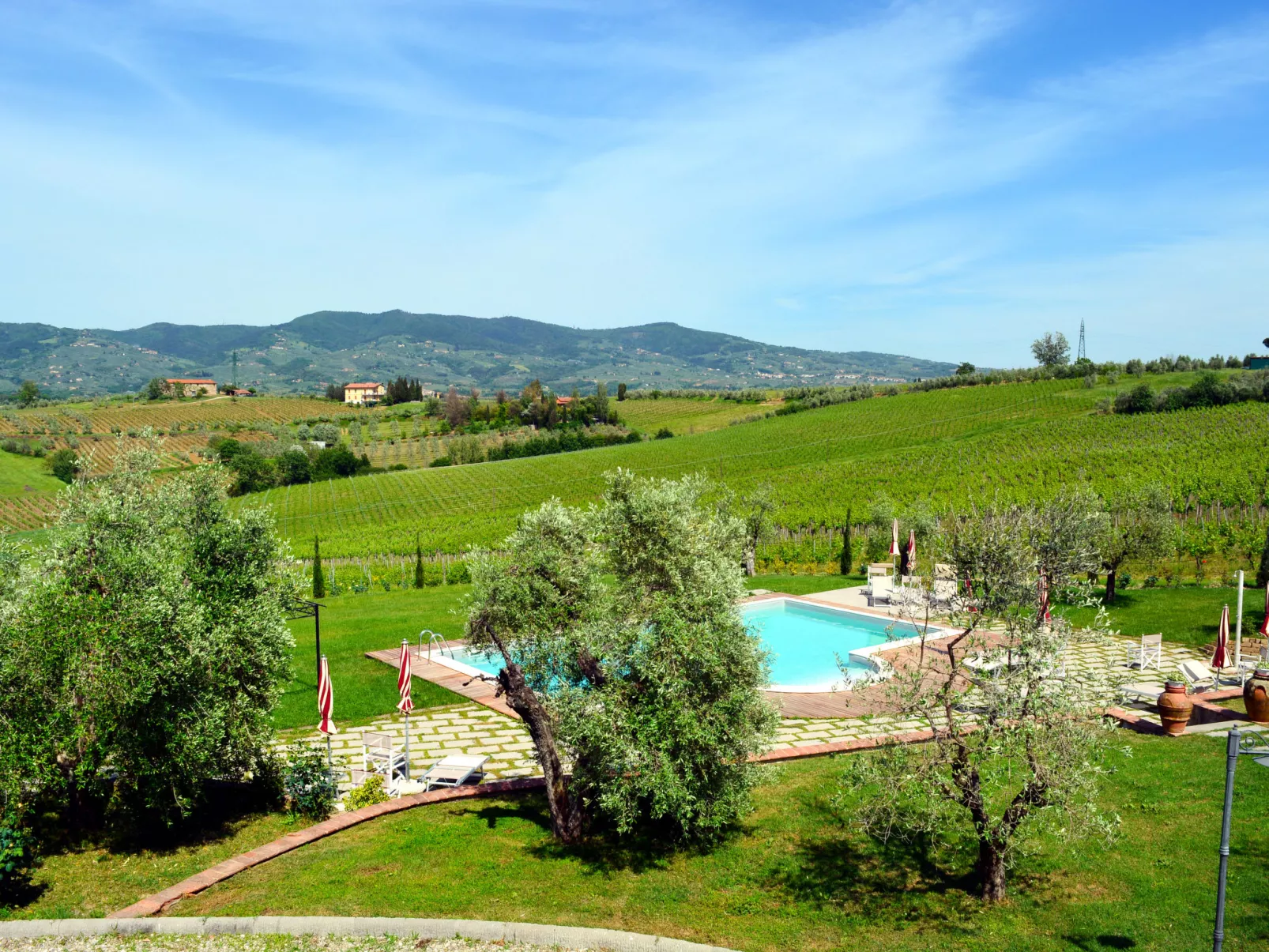 Borgo Fontana-Outside