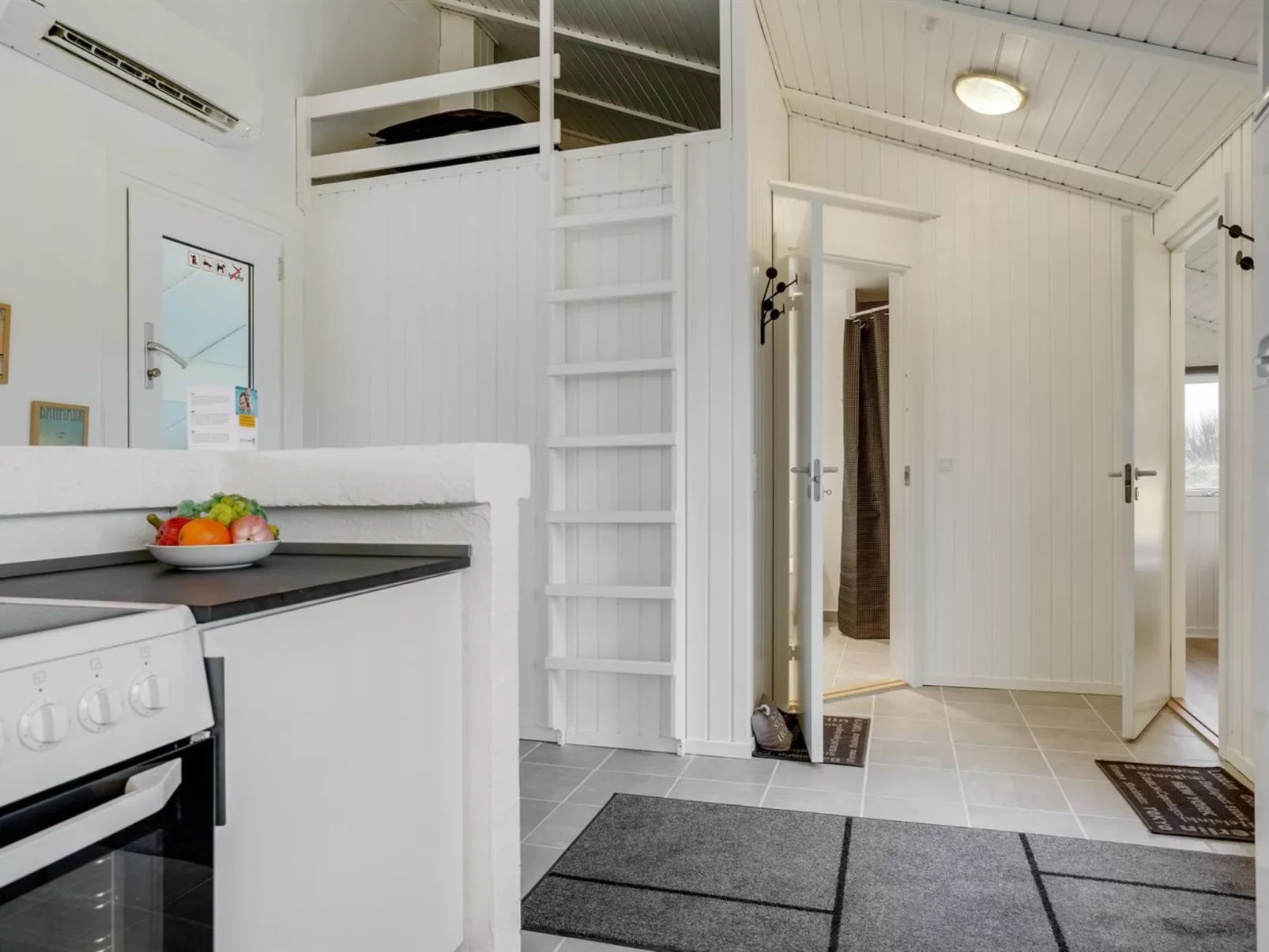 "Hilkka" - 500m from the sea-Inside