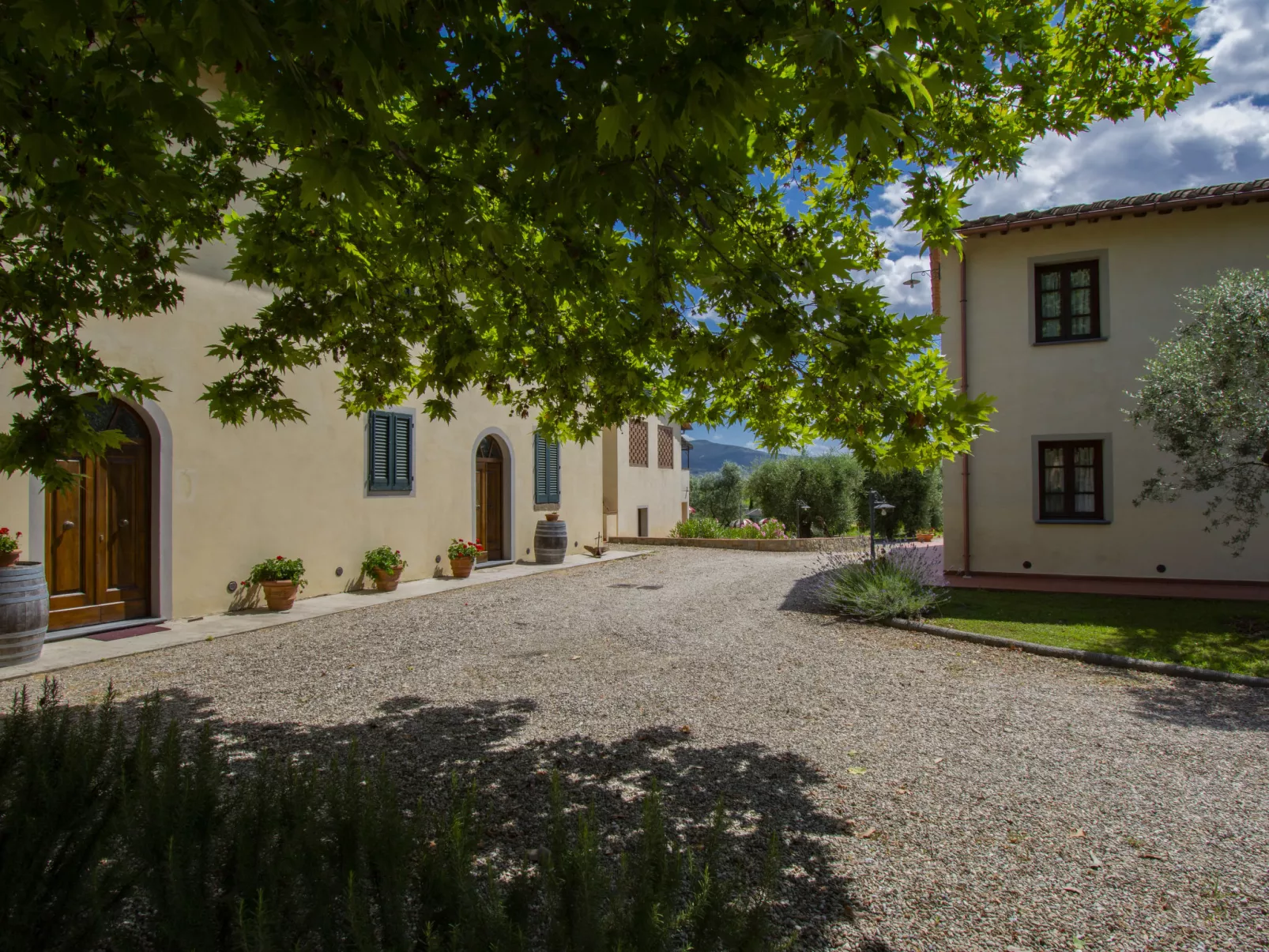 Borgo Fontana-Outside