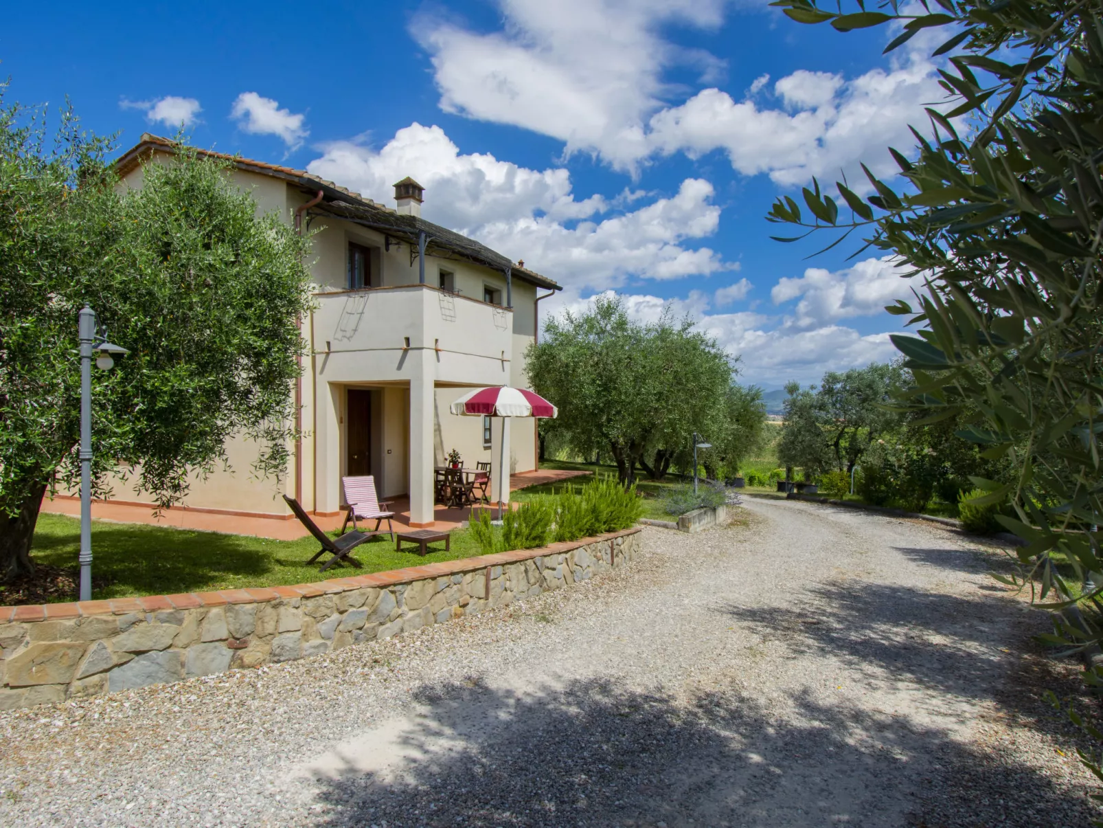 Borgo Fontana-Outside