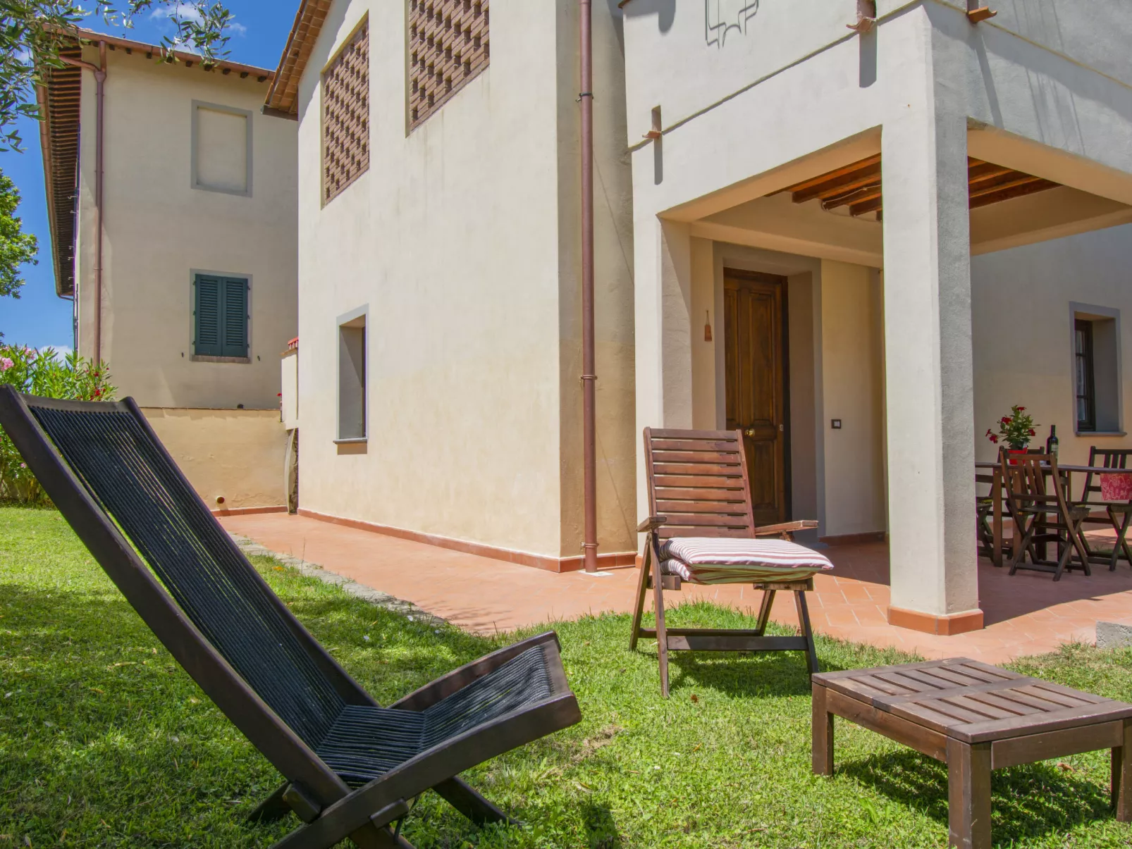 Borgo Fontana-Outside