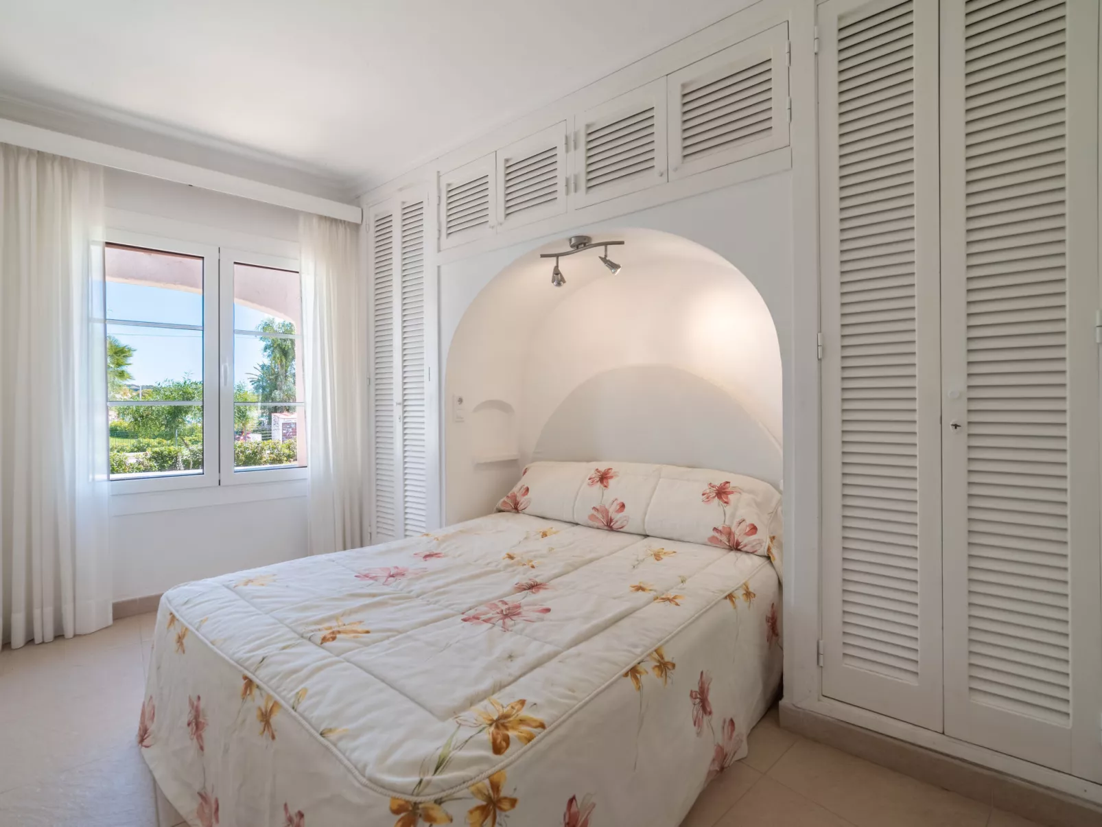 Carabela Front Beach & Pool-Inside