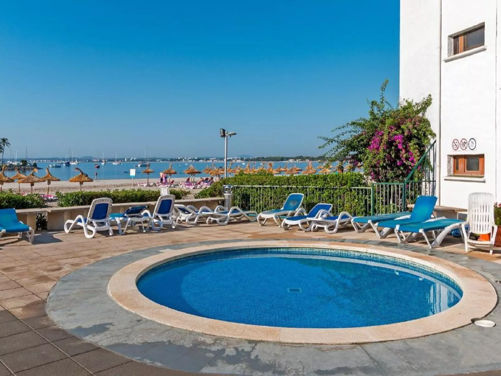 Carabela Front Beach & Pool-Outside