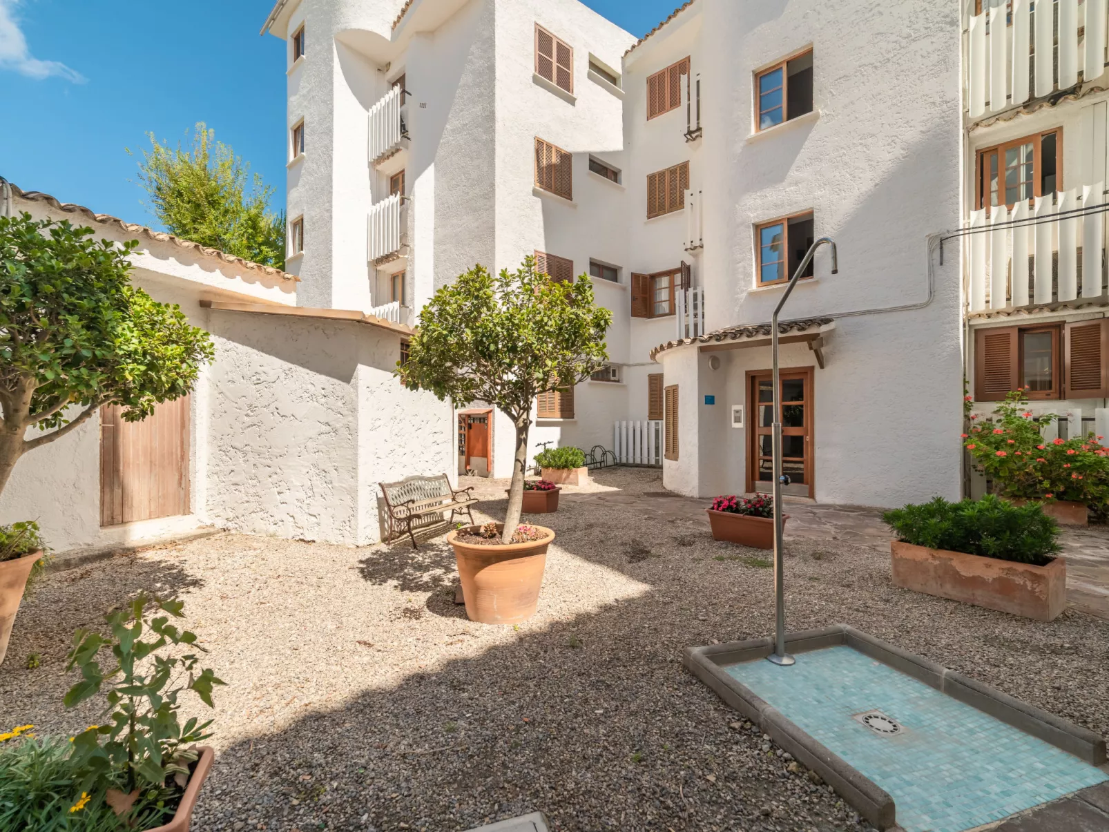 Carabela Front Beach & Pool-Outside
