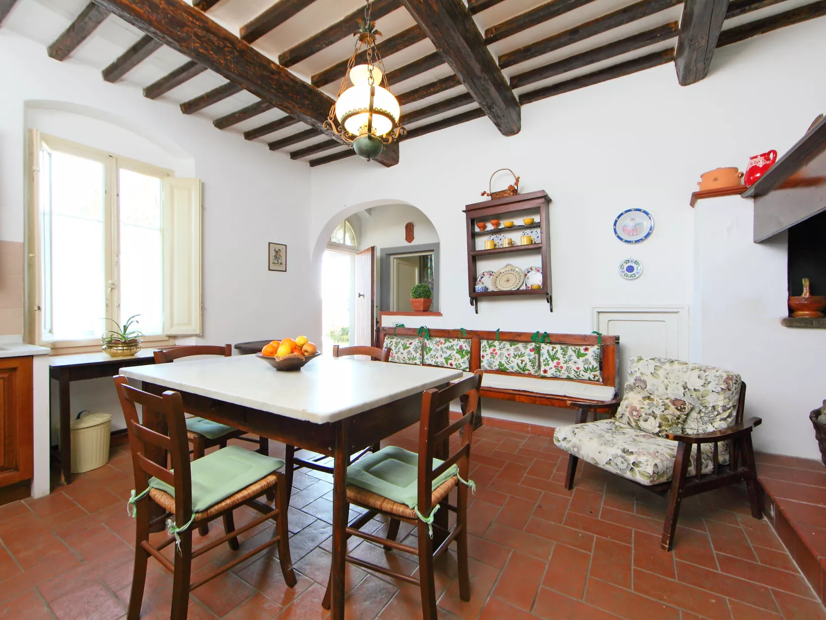 Tenuta La Colonna-Inside