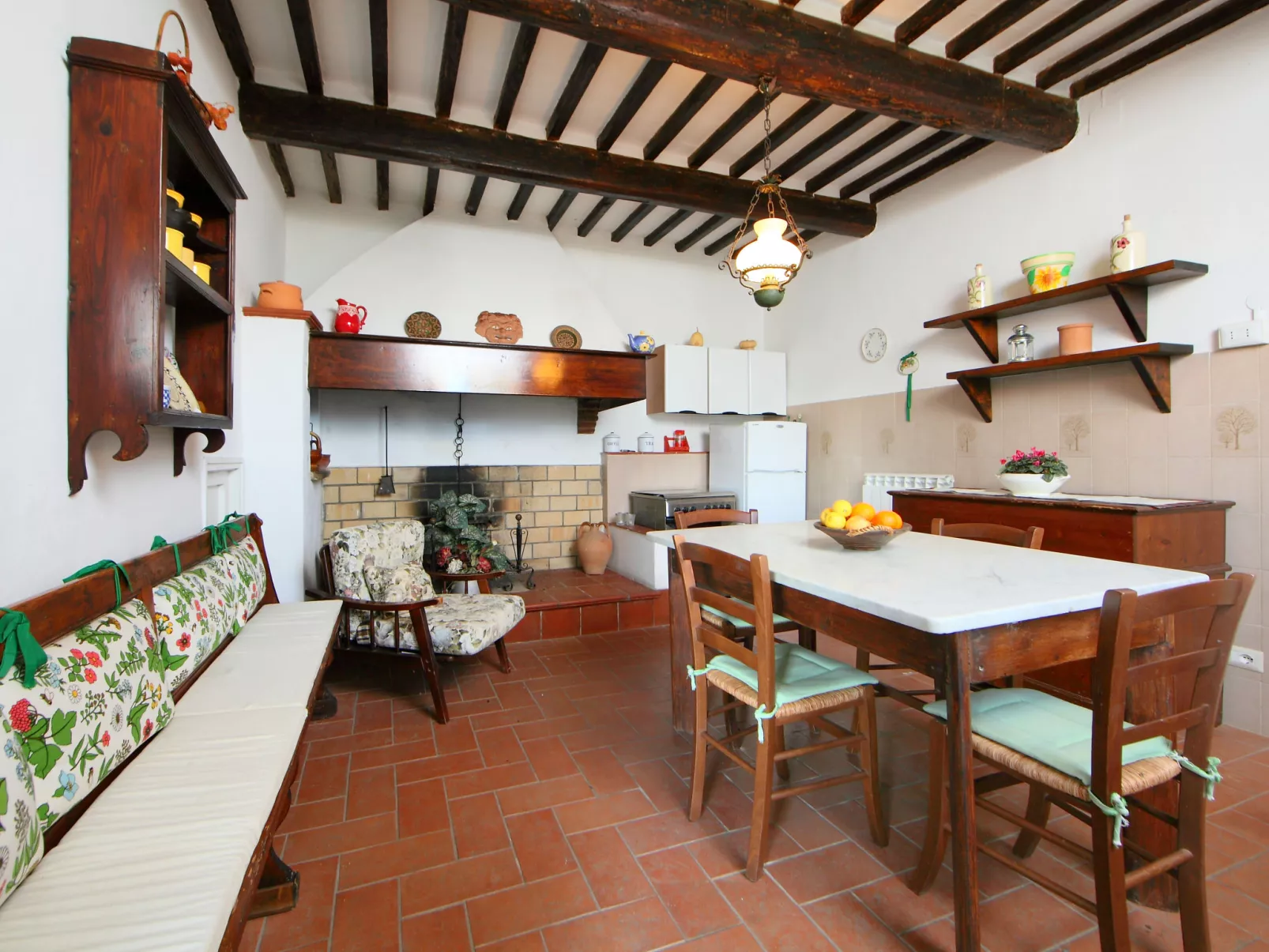 Tenuta La Colonna-Inside