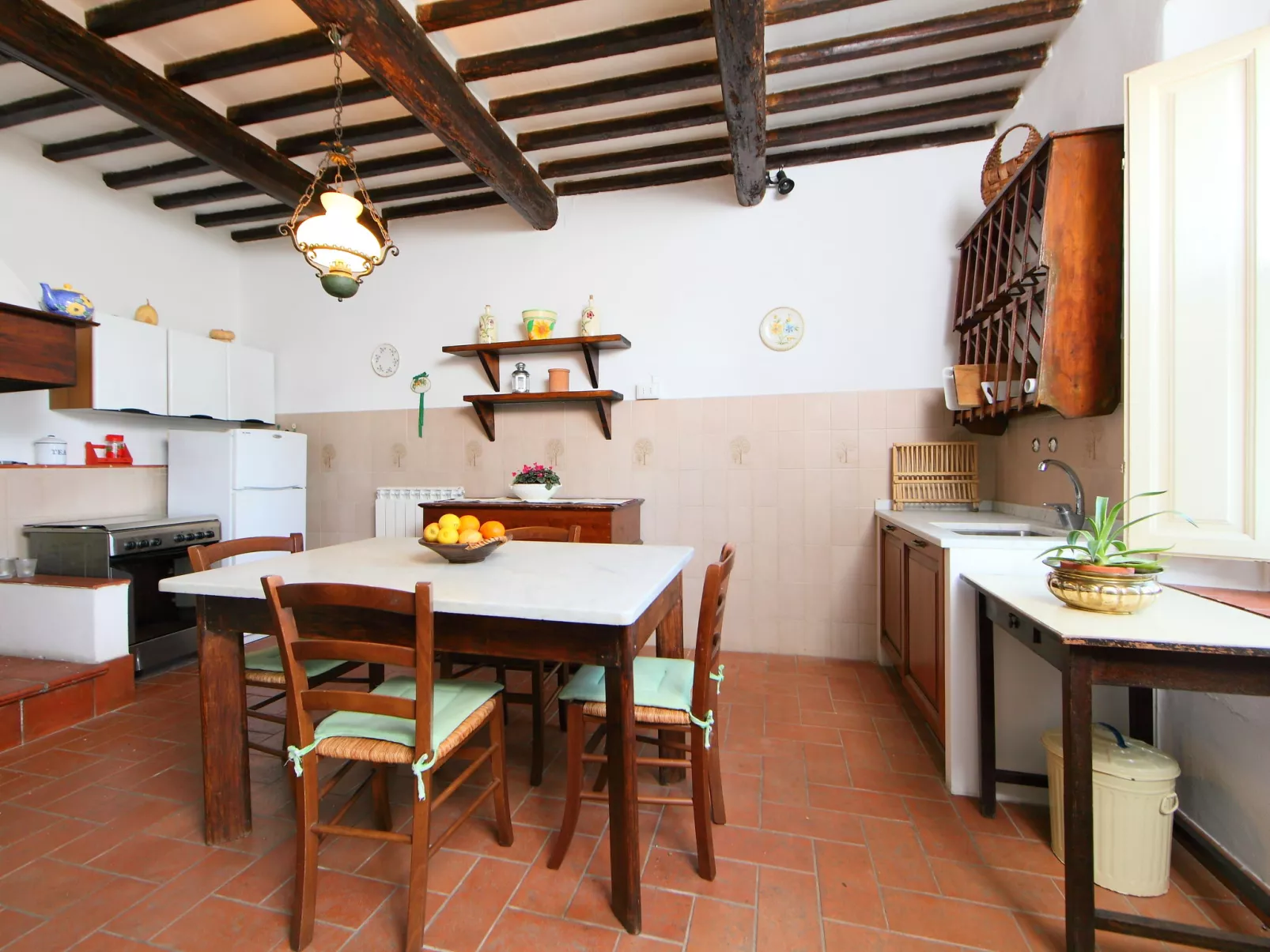 Tenuta La Colonna-Inside