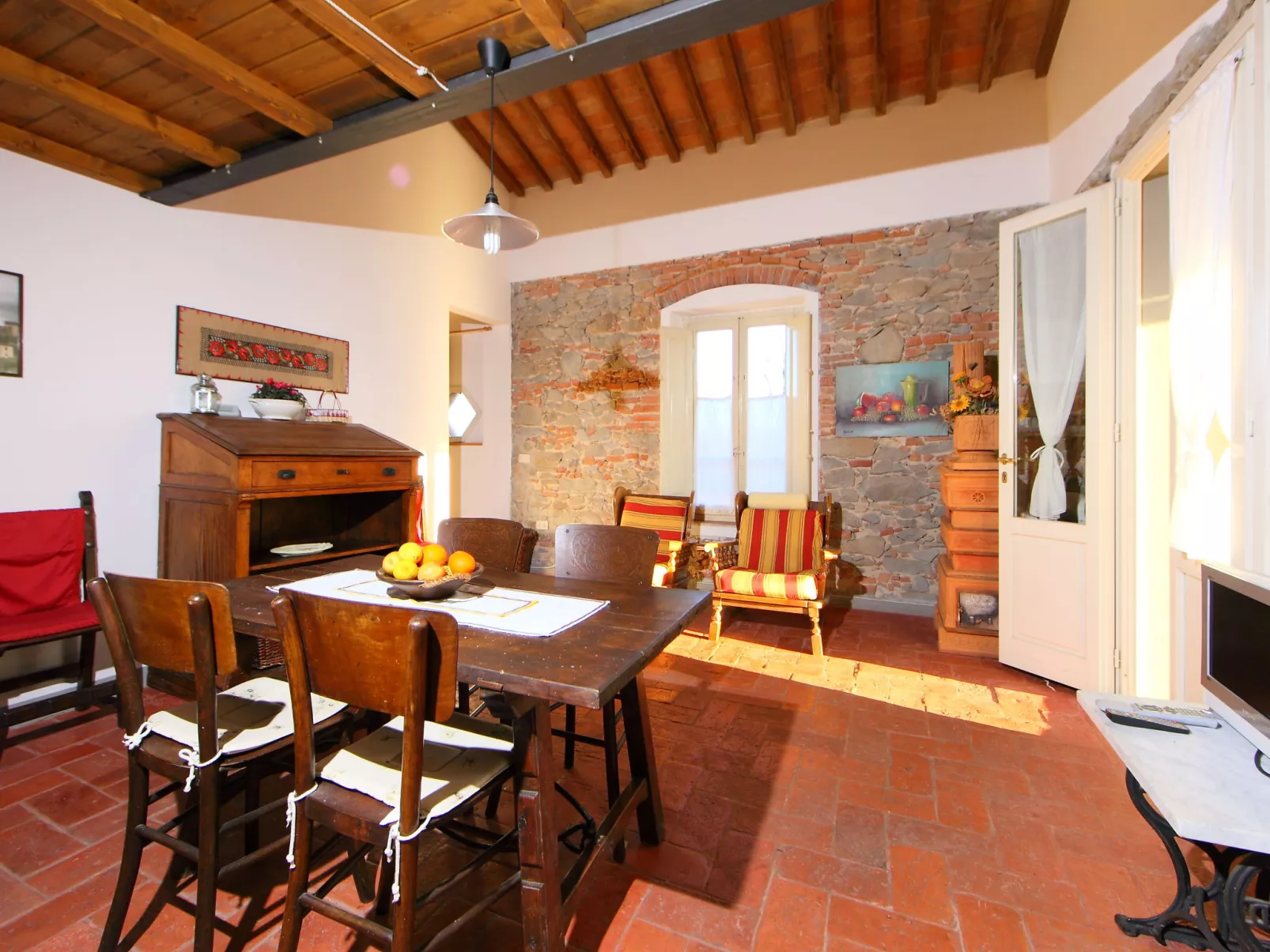 Tenuta La Colonna-Inside