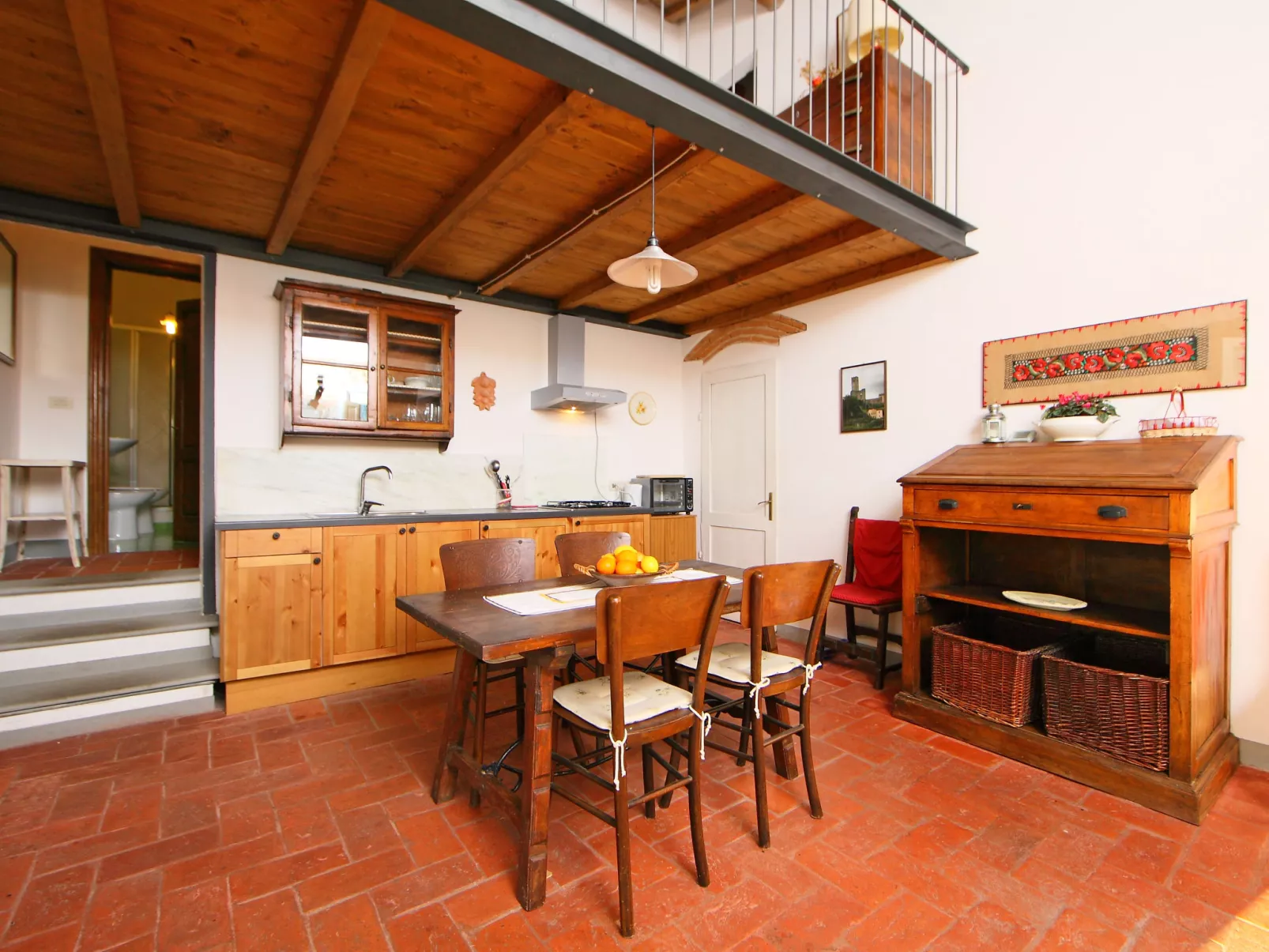 Tenuta La Colonna-Inside