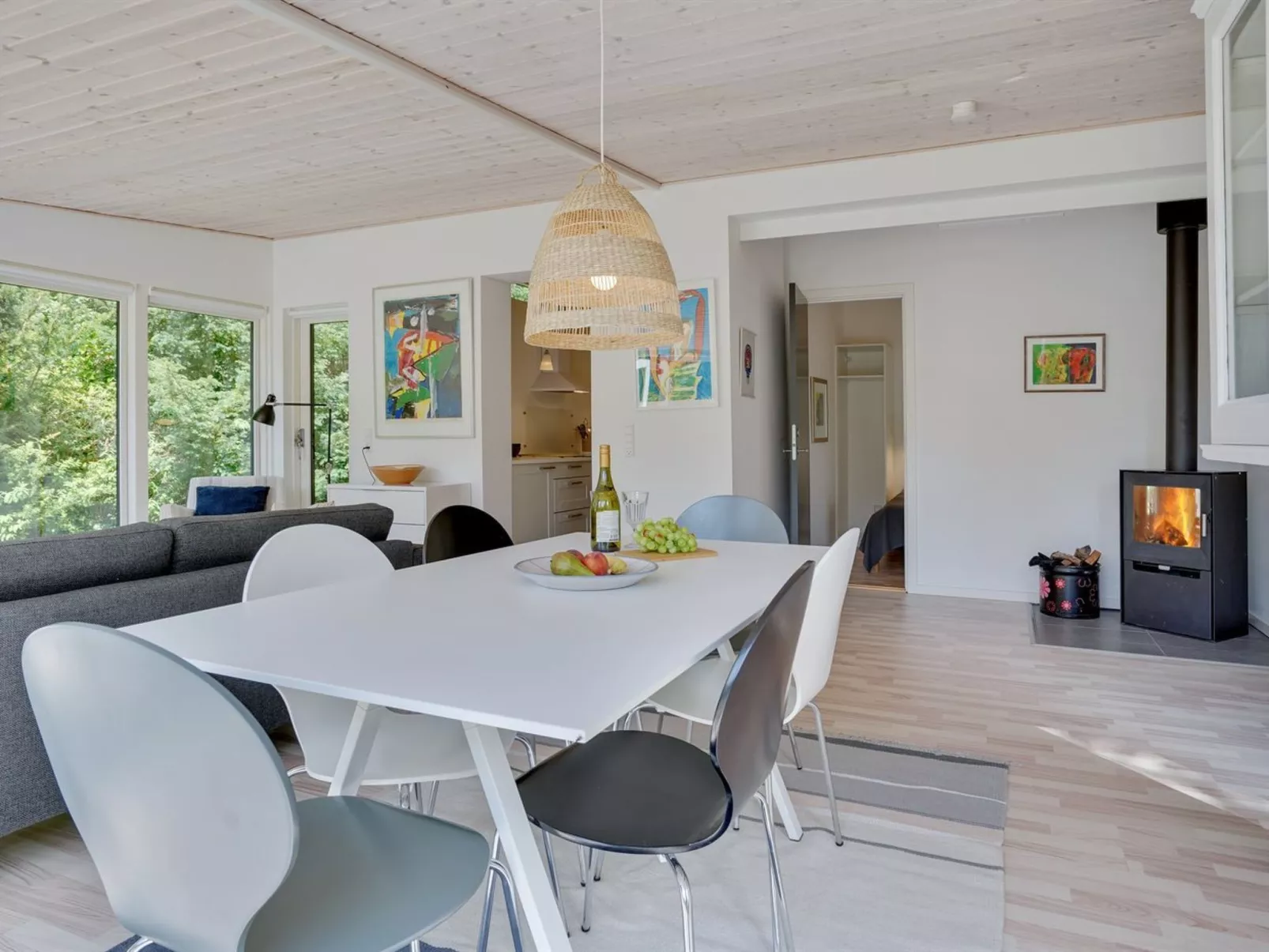 "Edin" - 400m from the sea-Drinnen