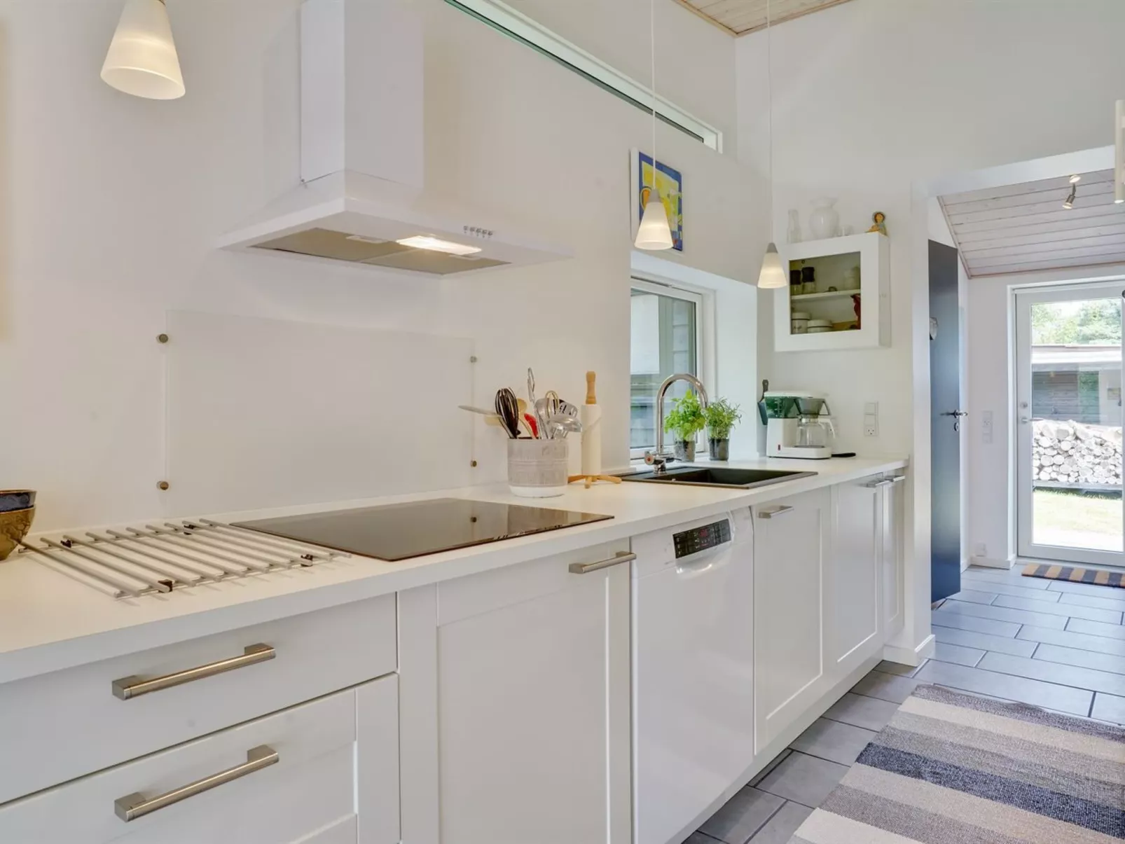 "Edin" - 400m from the sea-Drinnen