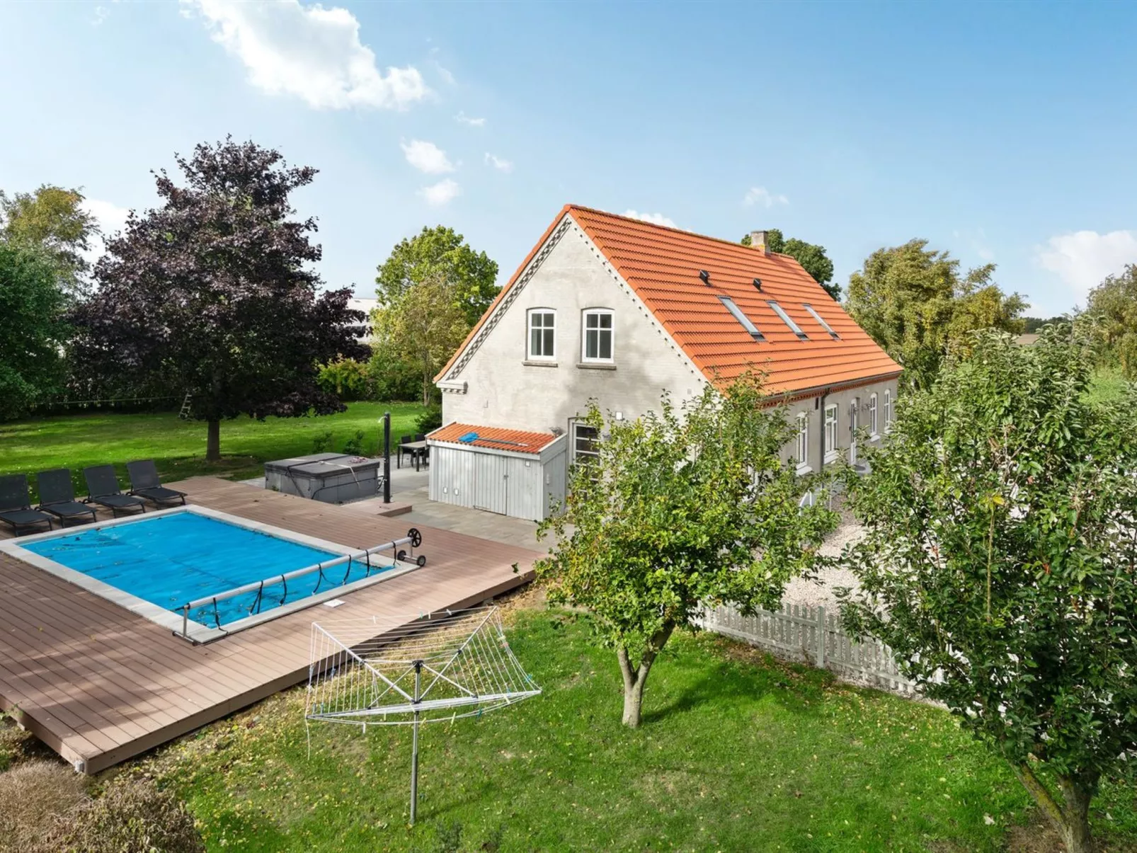 "Thorward" - 1.5km from the sea