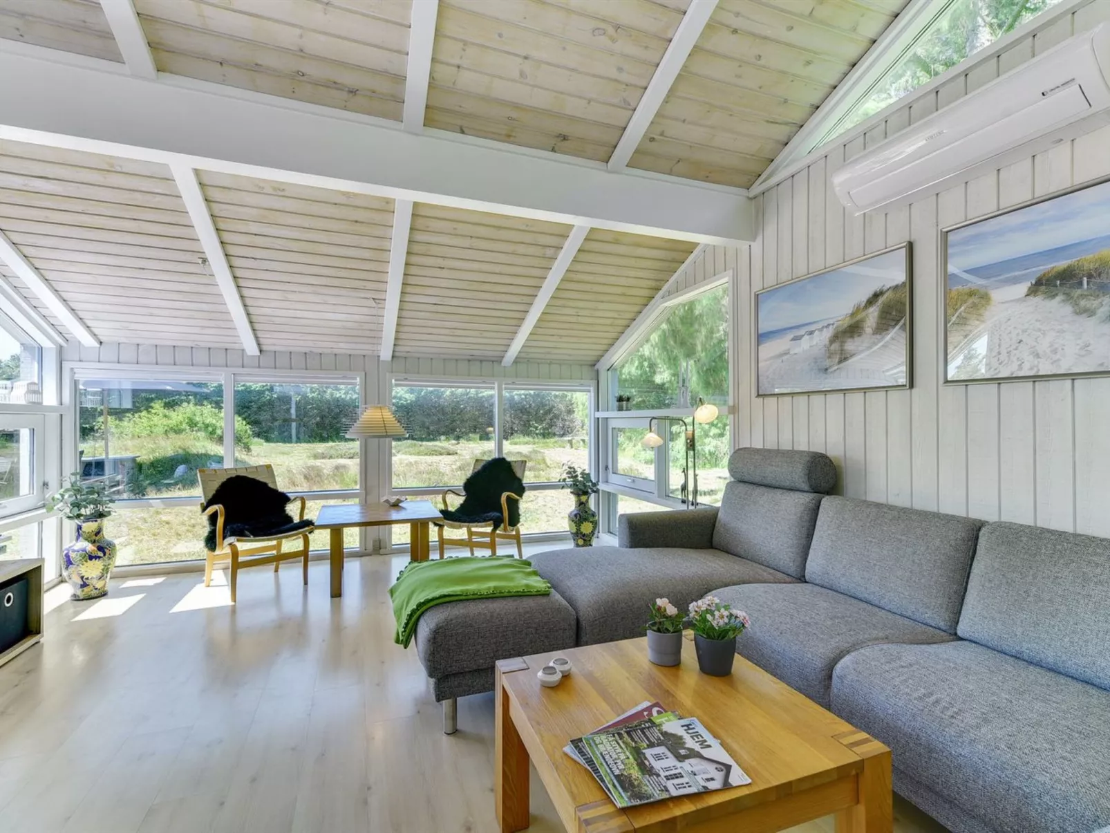 "Immi" - 1.5km from the sea-Inside