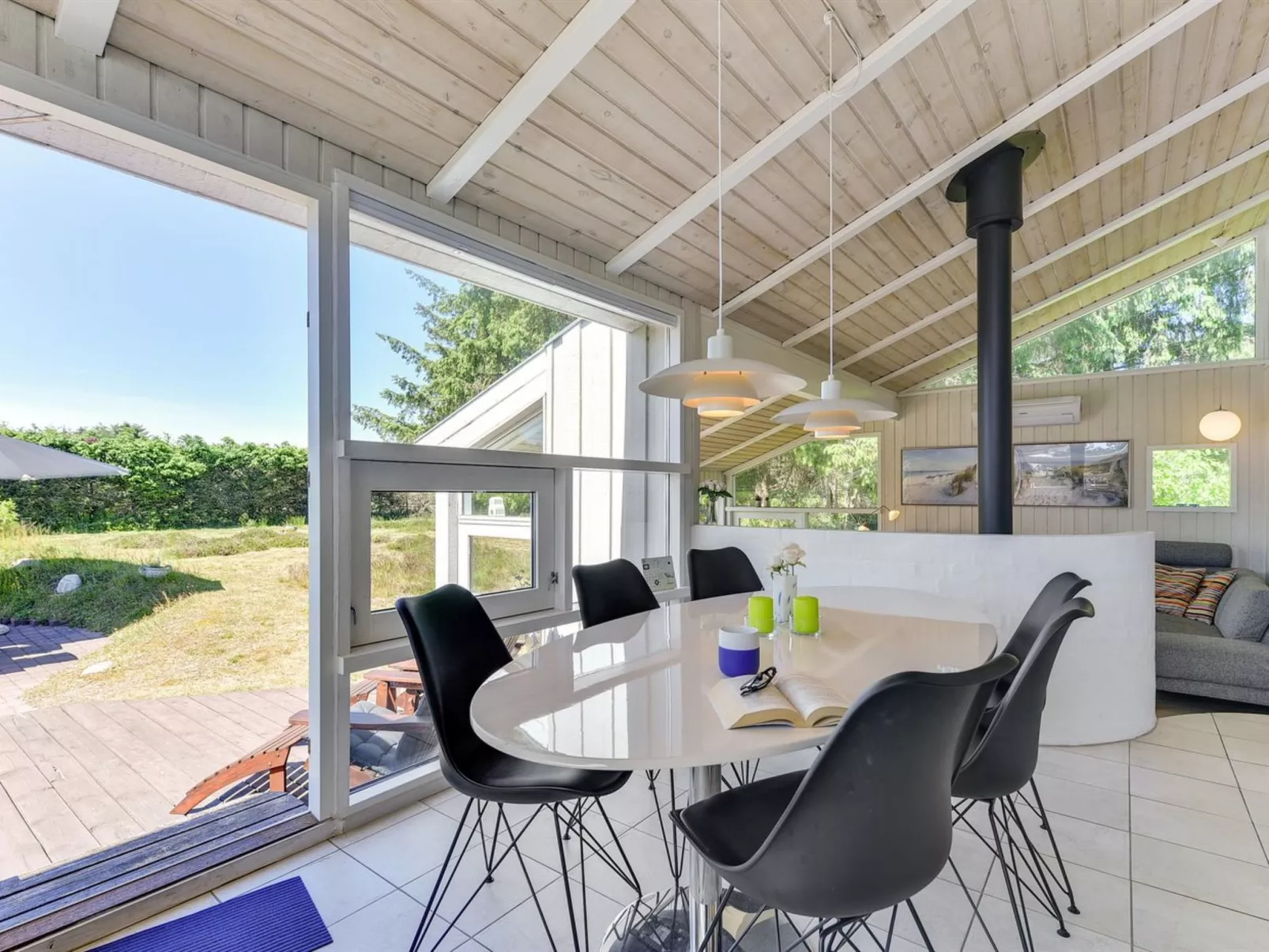 "Immi" - 1.5km from the sea-Inside