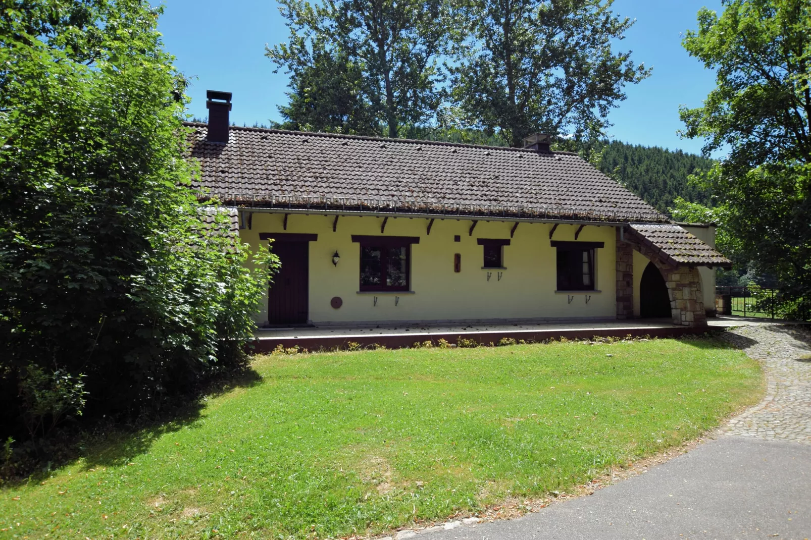 Son de l'Our-Exterior summer