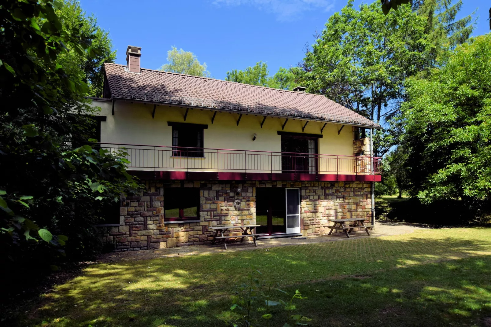Son de l'Our-Exterior summer