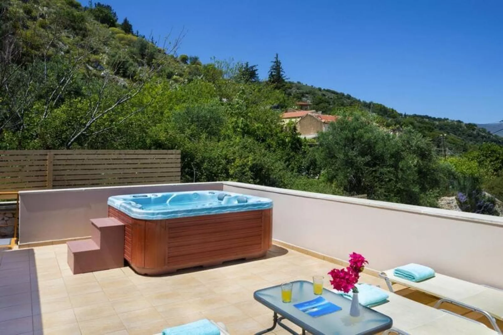 Holiday home, Maheri-Villa Aladanos-Terrassenbalkon