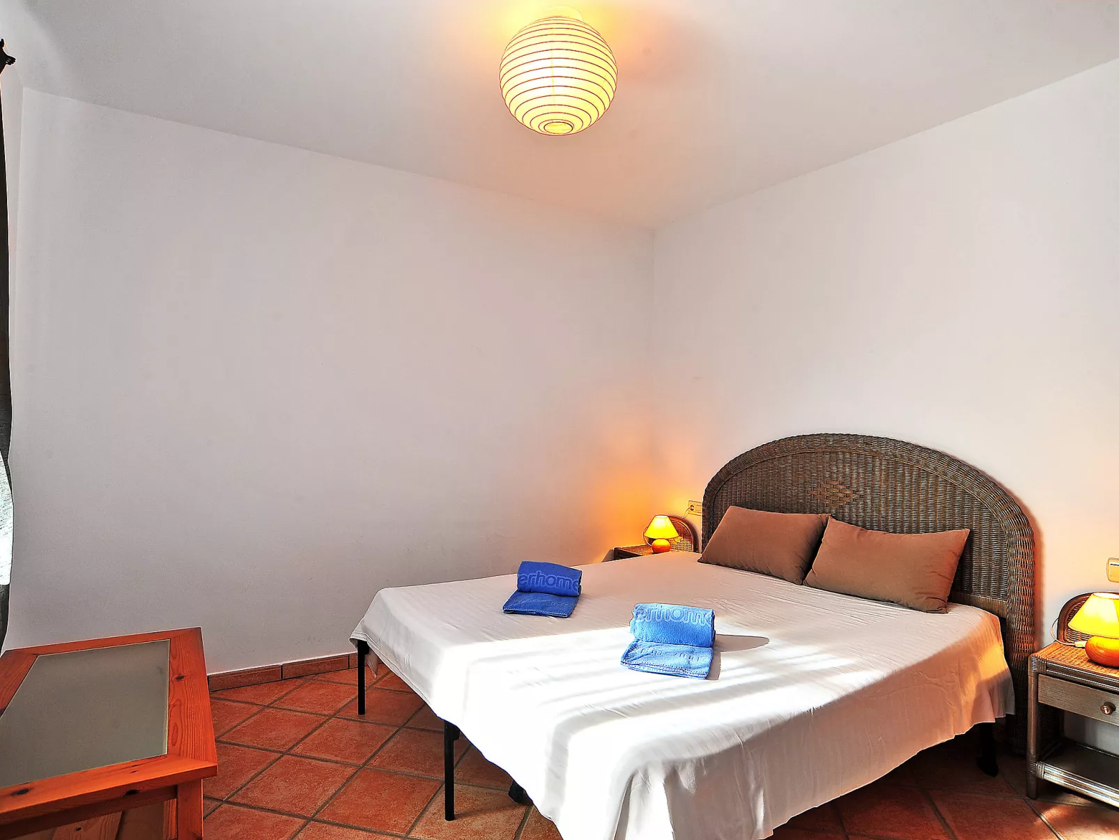 Aviles-Inside