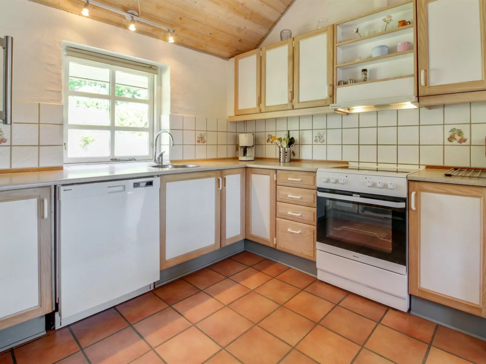 "Berglind" - 850m from the sea-Inside