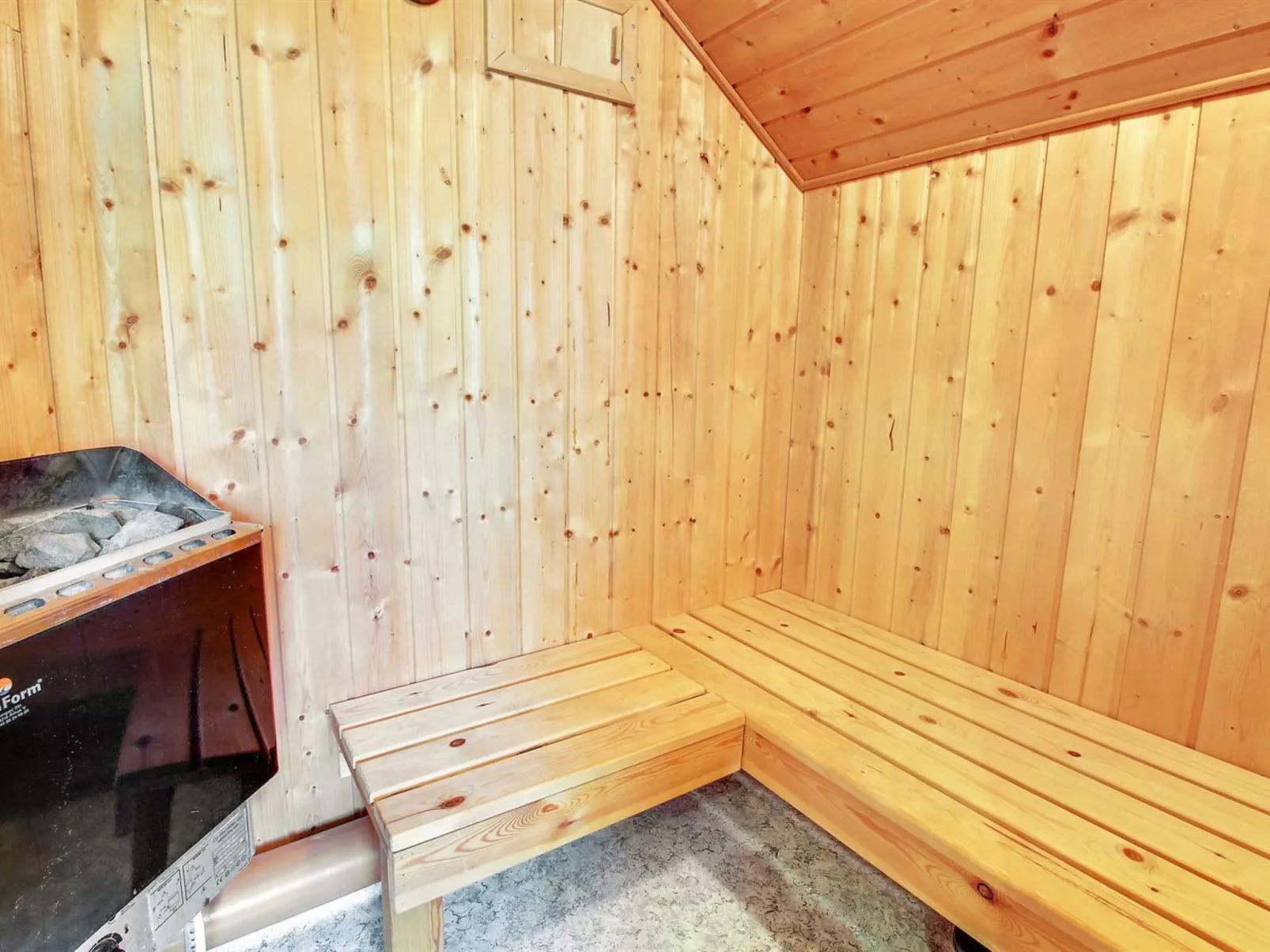 "Berglind" - 850m from the sea-Inside