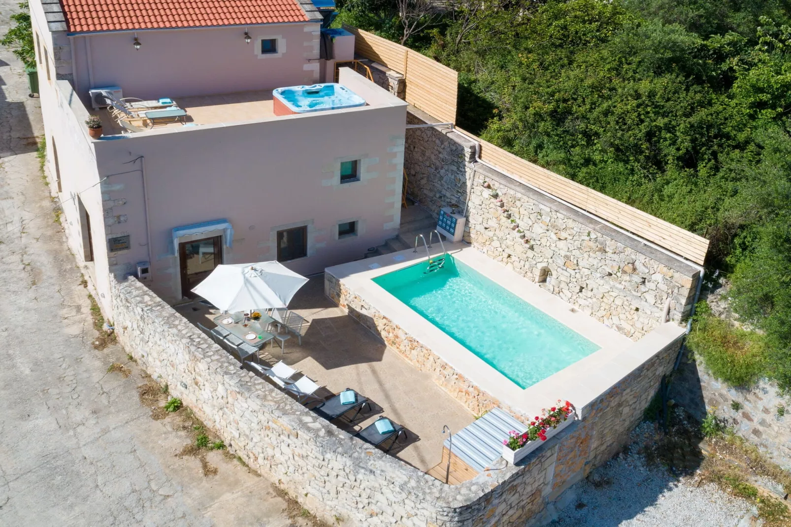 Holiday home, Maheri-Villa Aladanos-Außenbereich Sommer