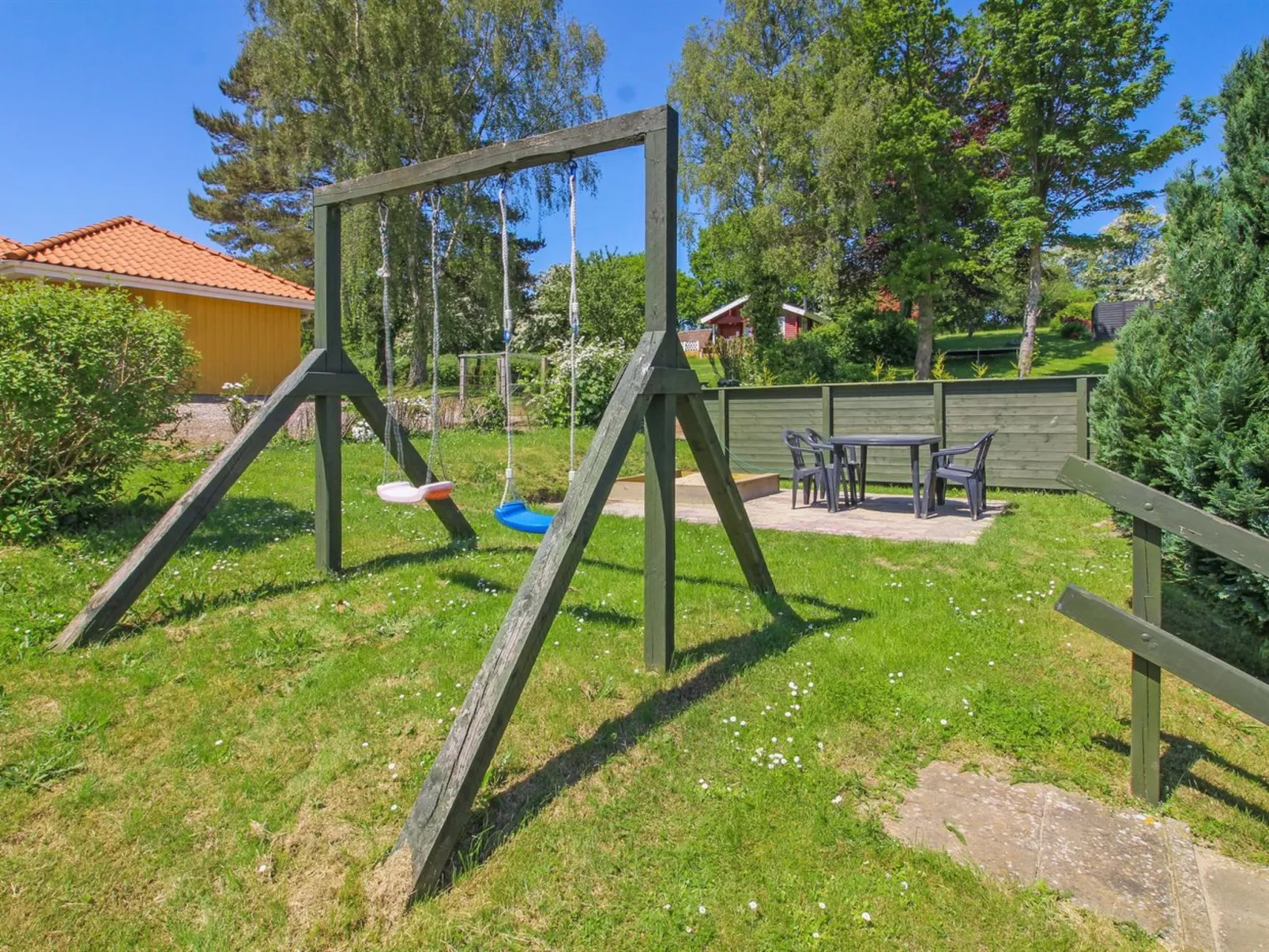 "Berglind" - 850m from the sea-Outside