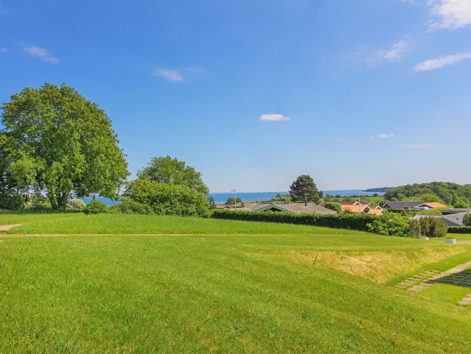 "Berglind" - 850m from the sea-Outside
