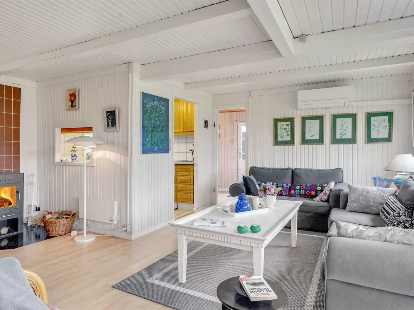 "Karelia" - 800m from the sea-Inside