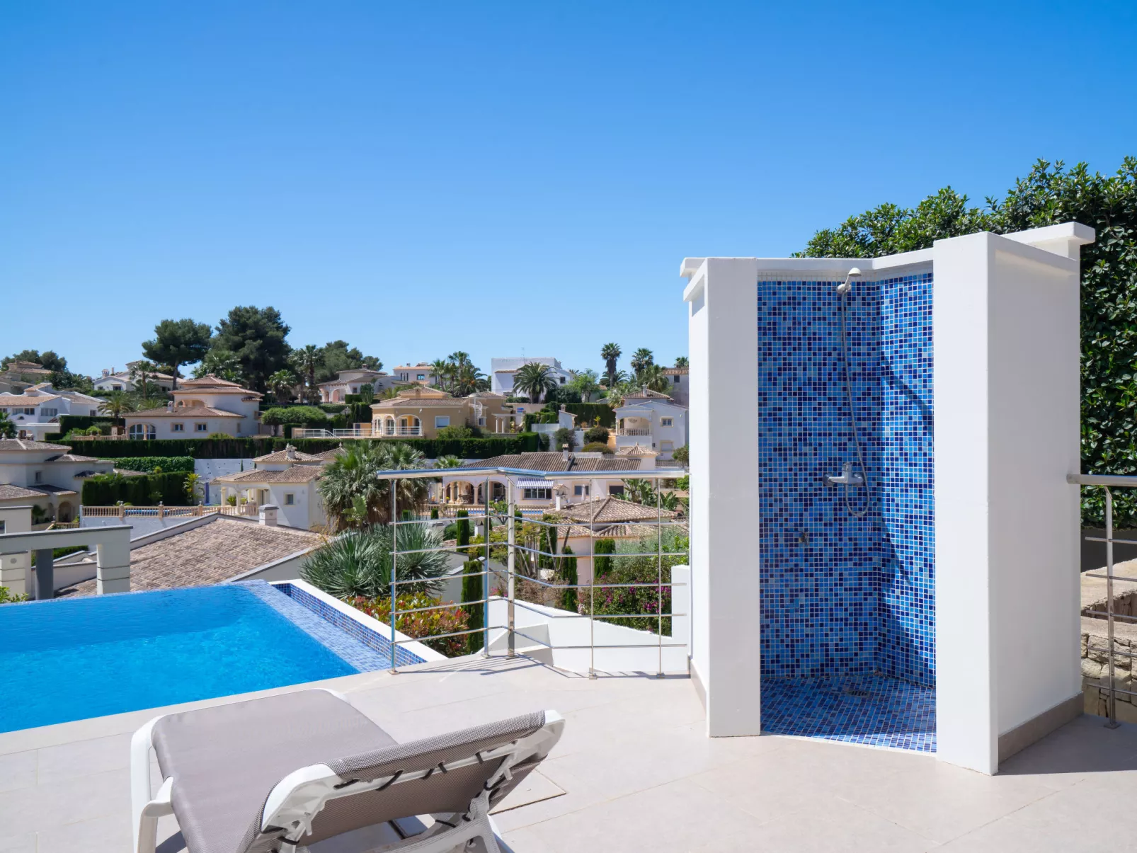 El Portet-Outside
