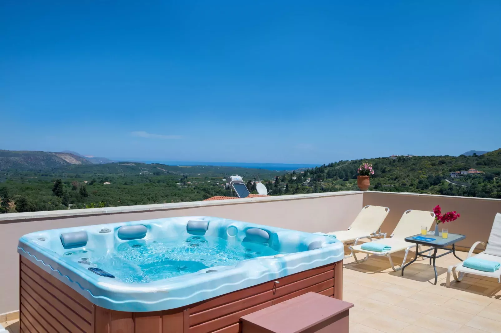 Holiday home, Maheri-Villa Aladanos-Aussicht Sommer