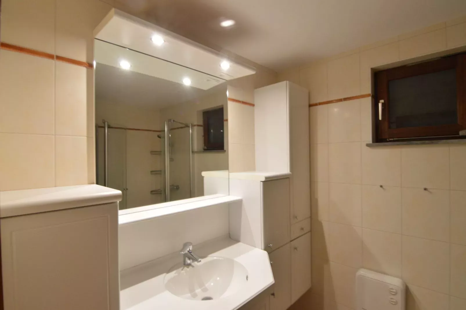 Son de l'Our-Bathroom
