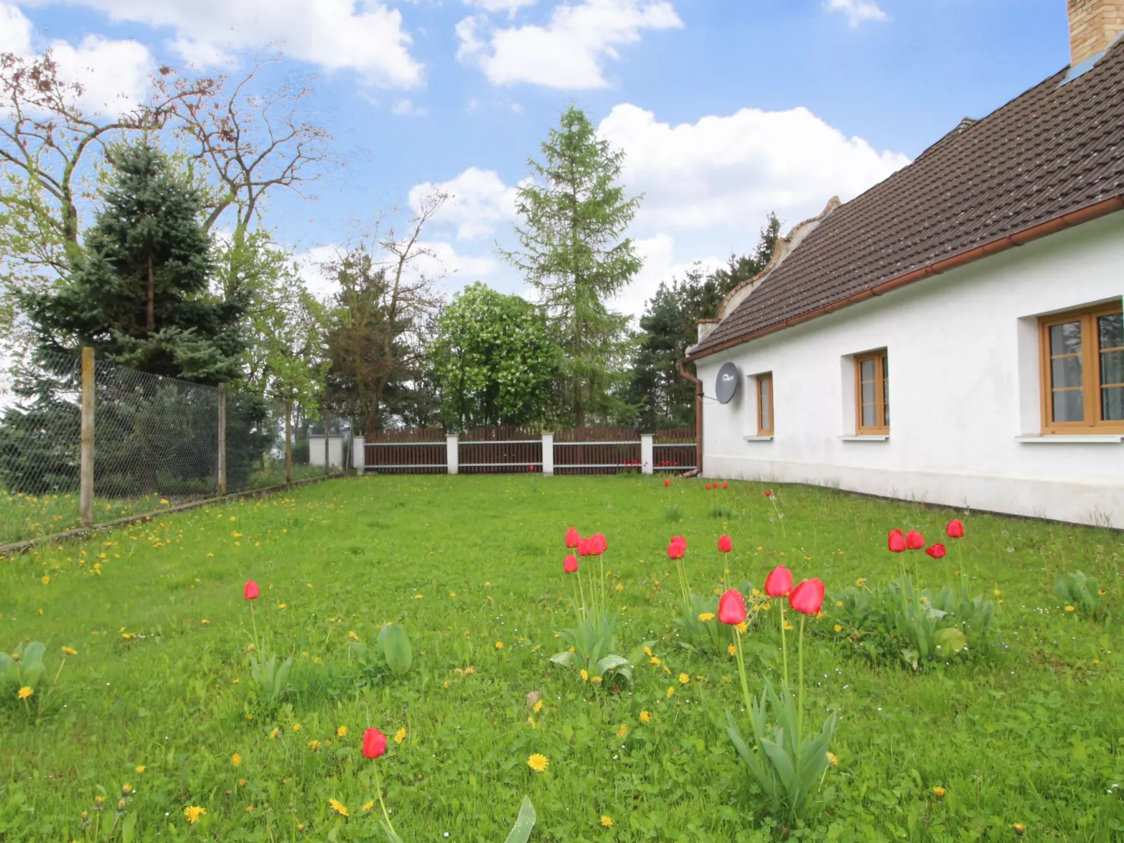 Vlhlavy u Hluboké-Outside