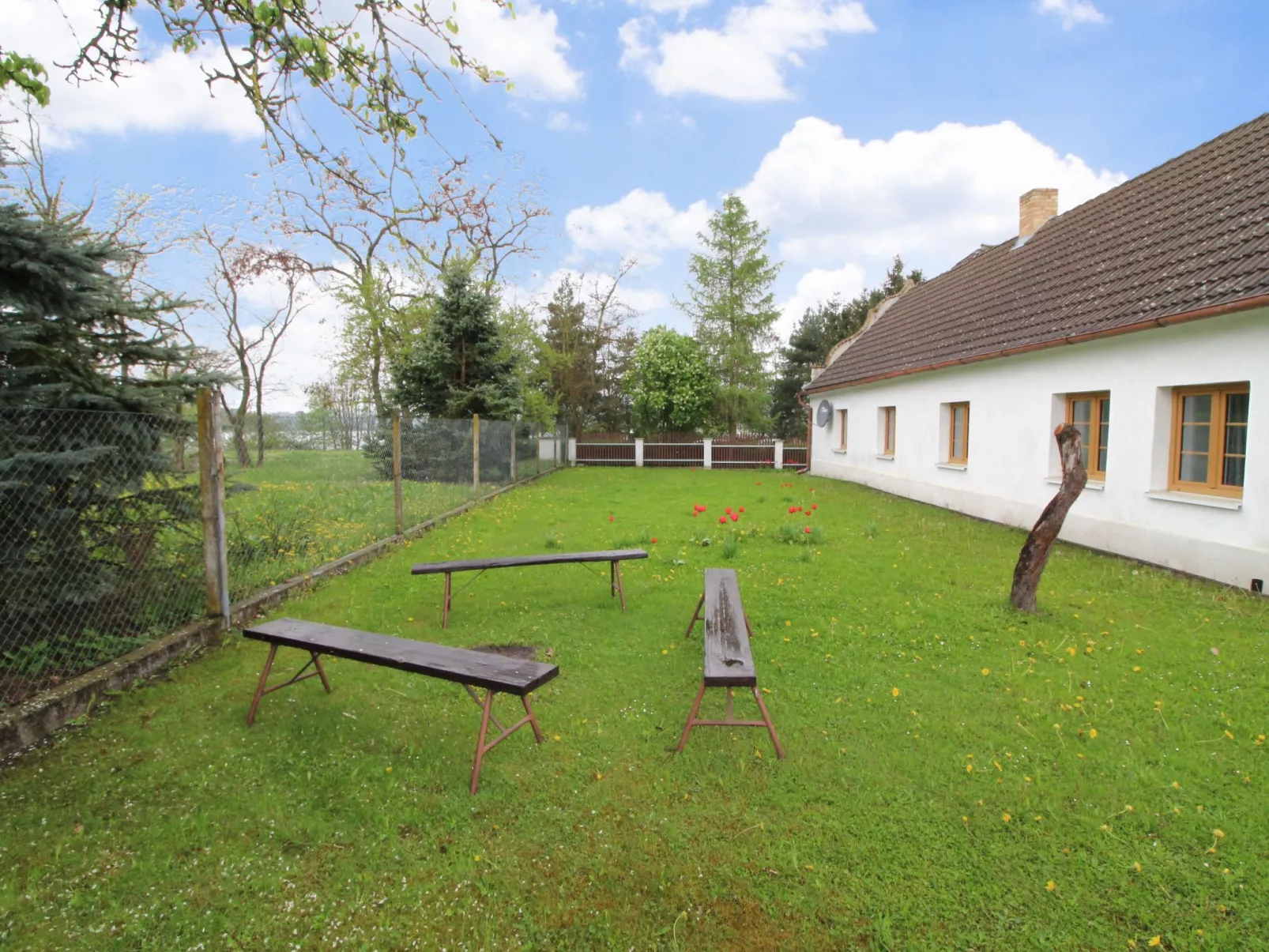 Vlhlavy u Hluboké-Outside