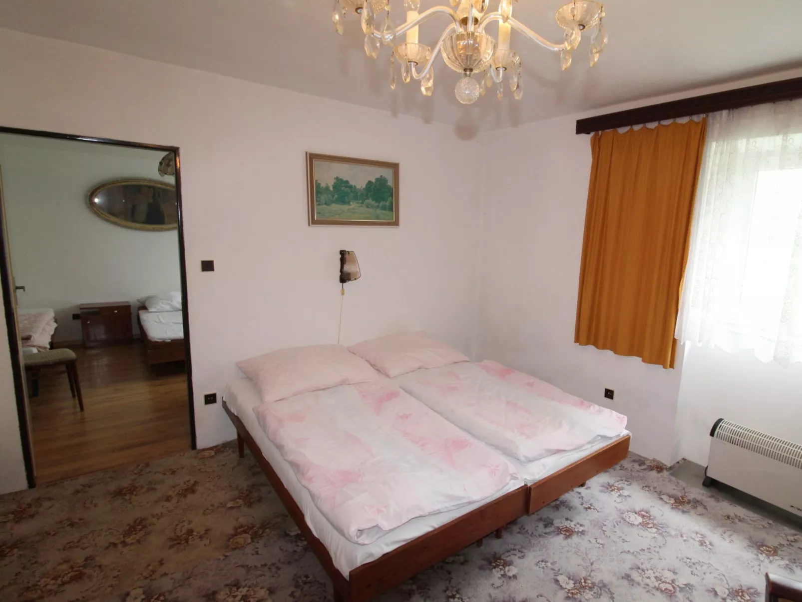 Vlhlavy u Hluboké-Inside