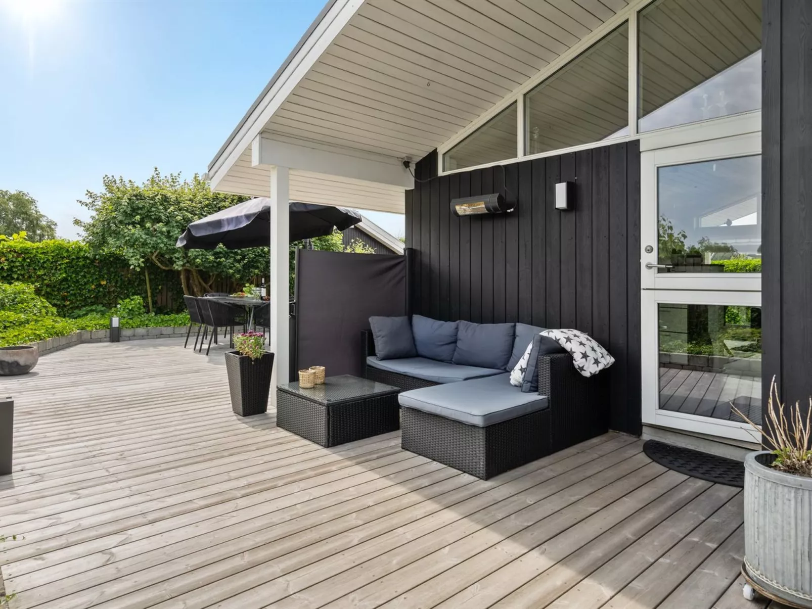 "Sjarlotte" - 100m from the sea-Outside