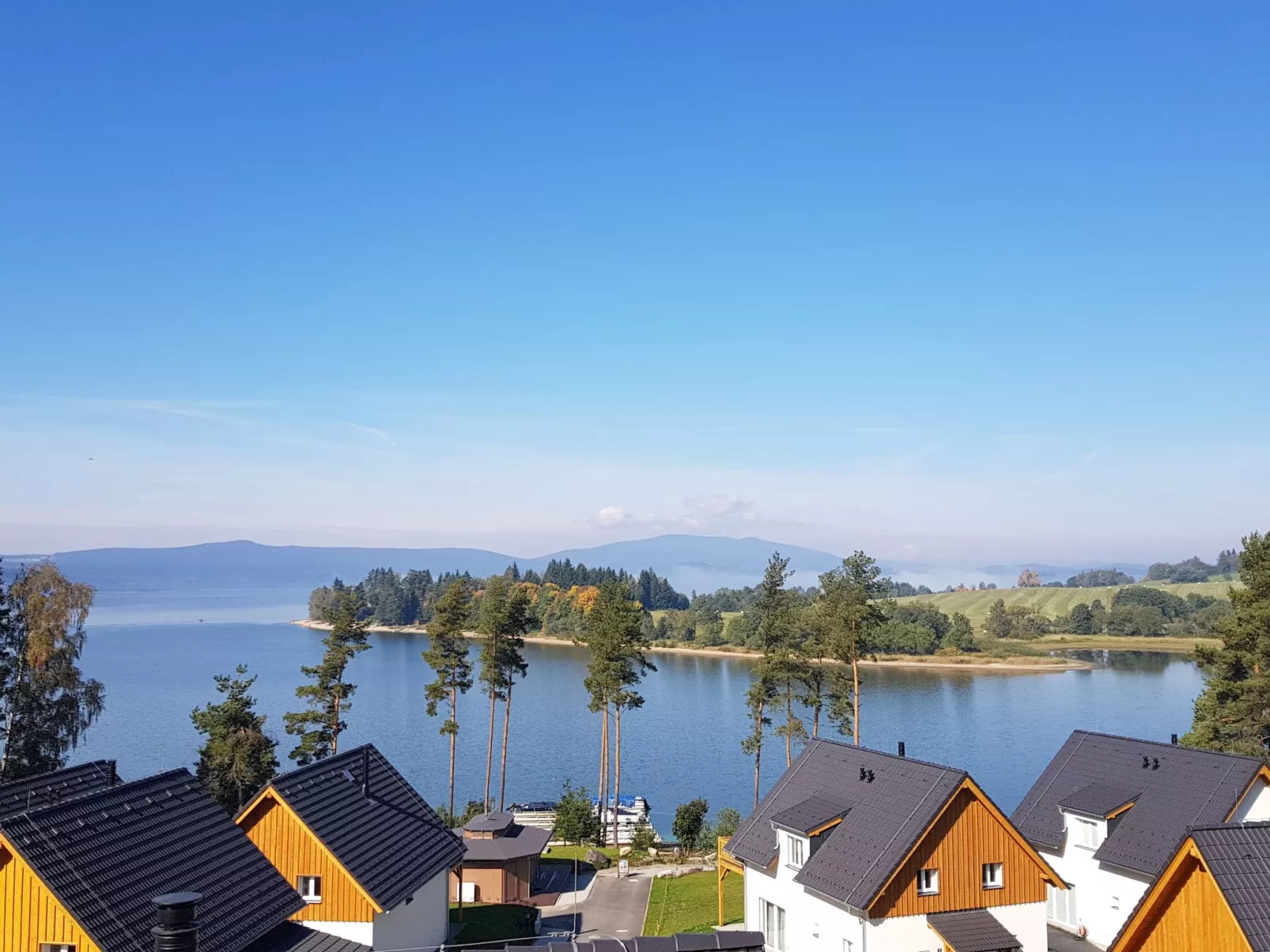Lakeside Village 3-Outside