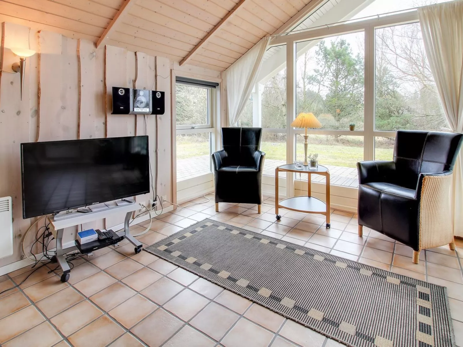 "Tovi" - 4km from the sea-Inside