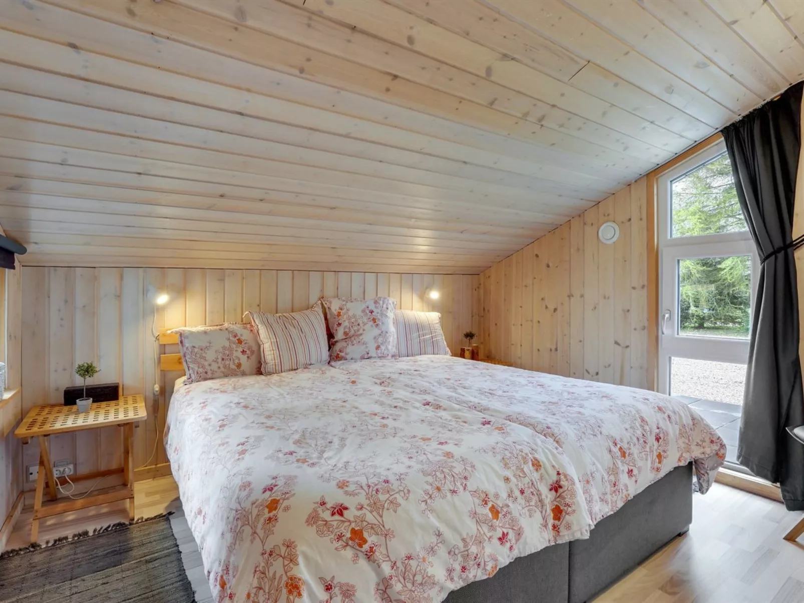 "Kea" - 30km from the sea-Inside