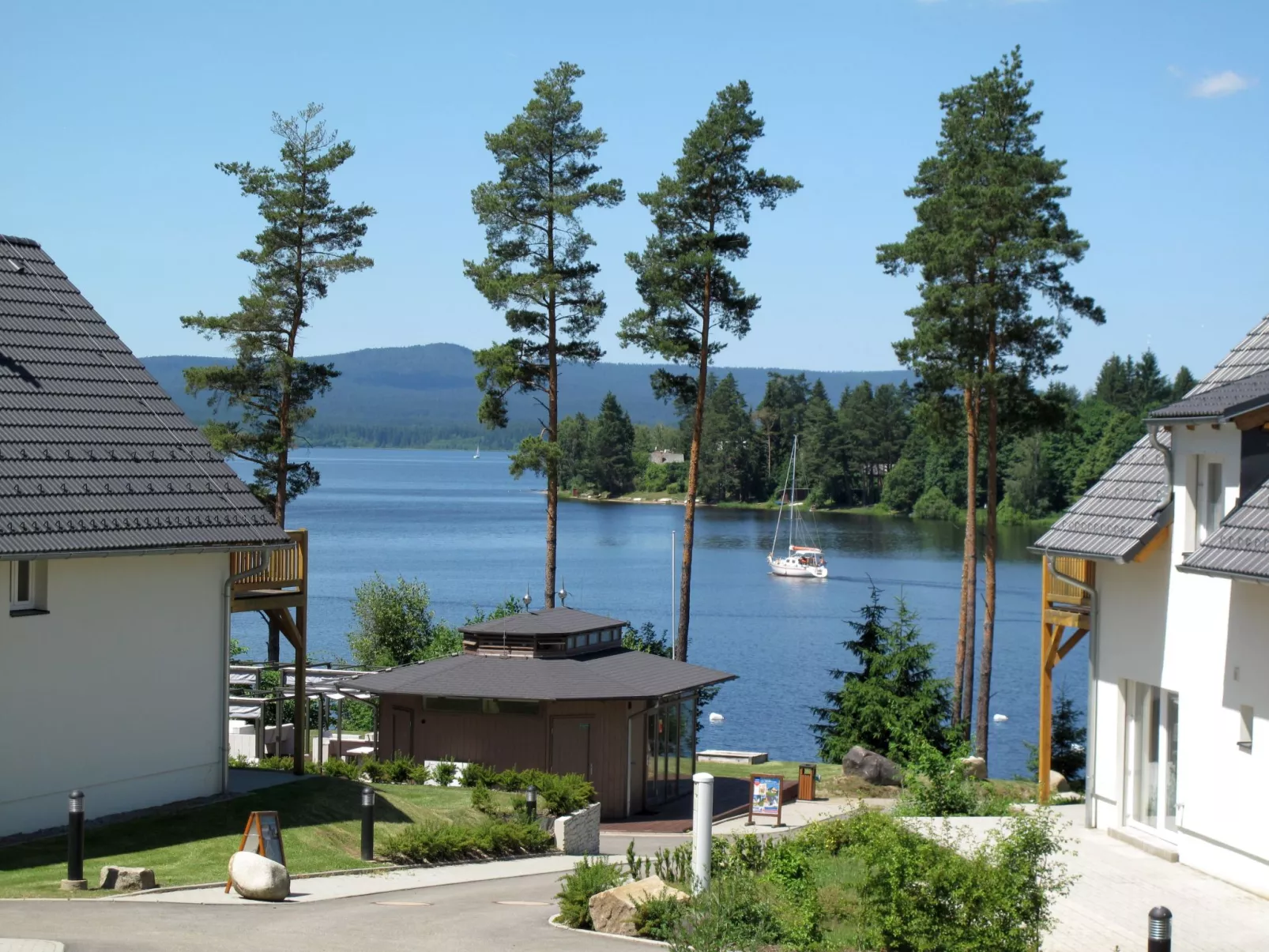 Lakeside Village 29-Outside