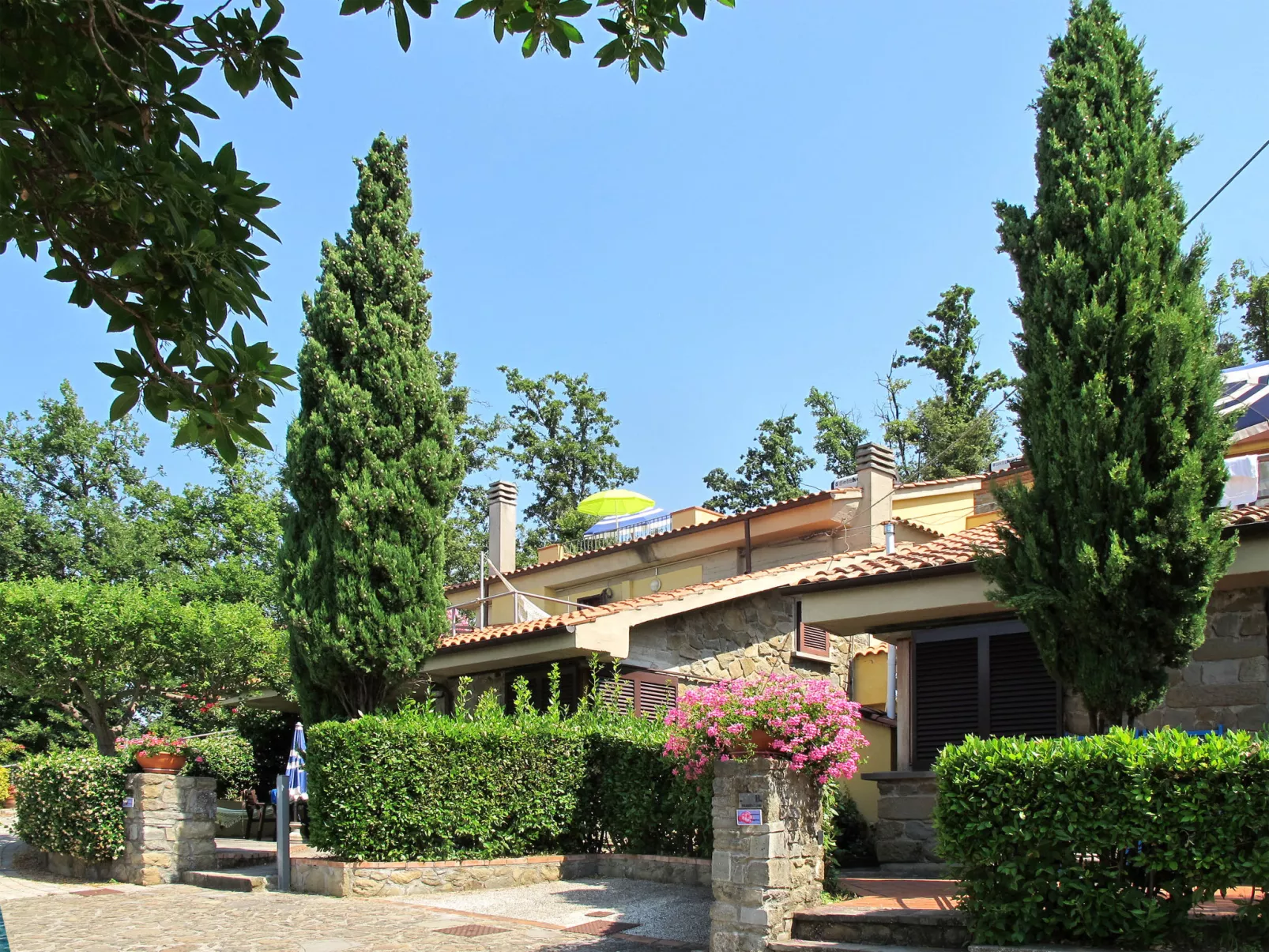 Agrifoglio-Outside