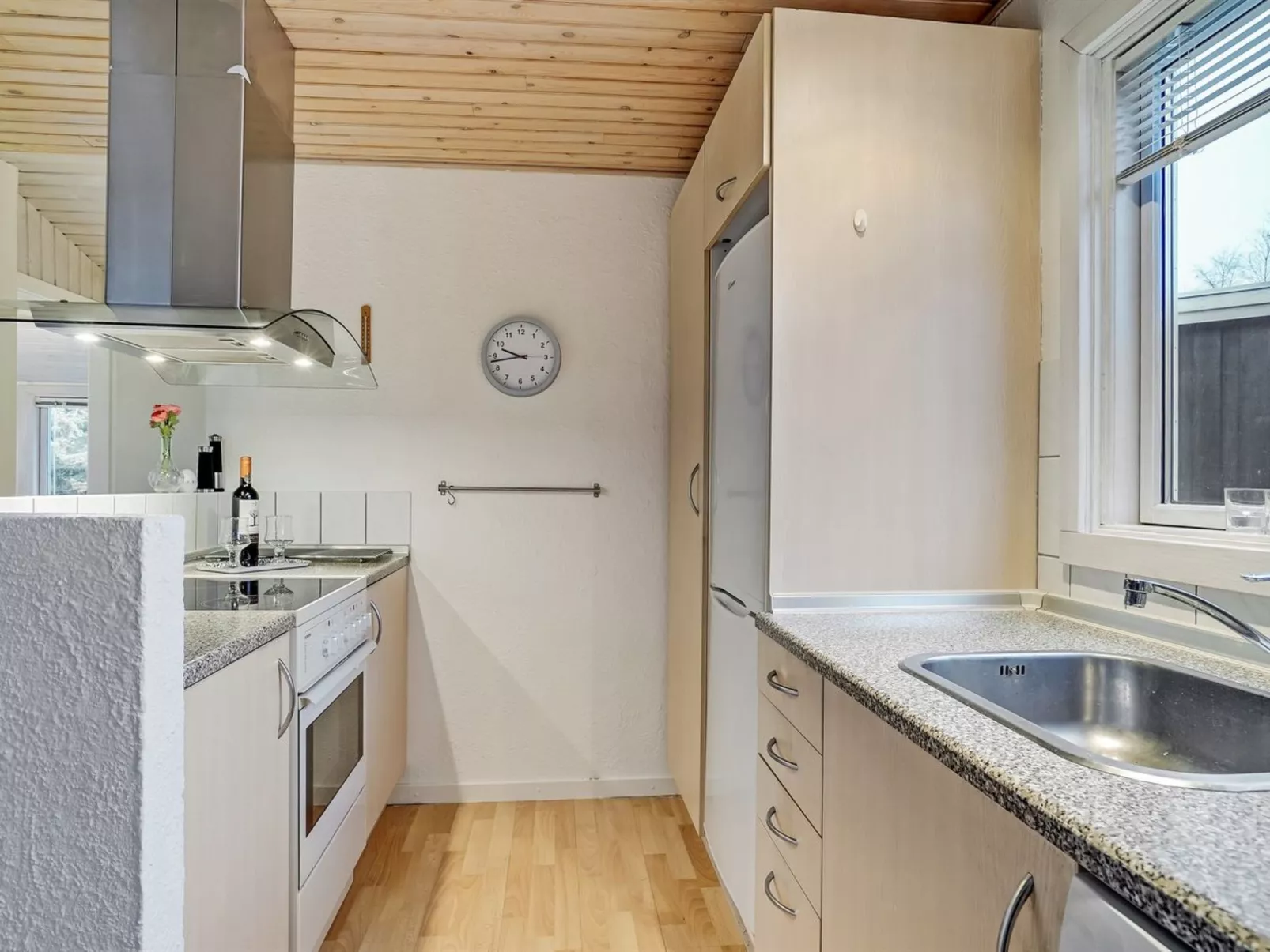 "Leonor" - 300m from the sea-Inside