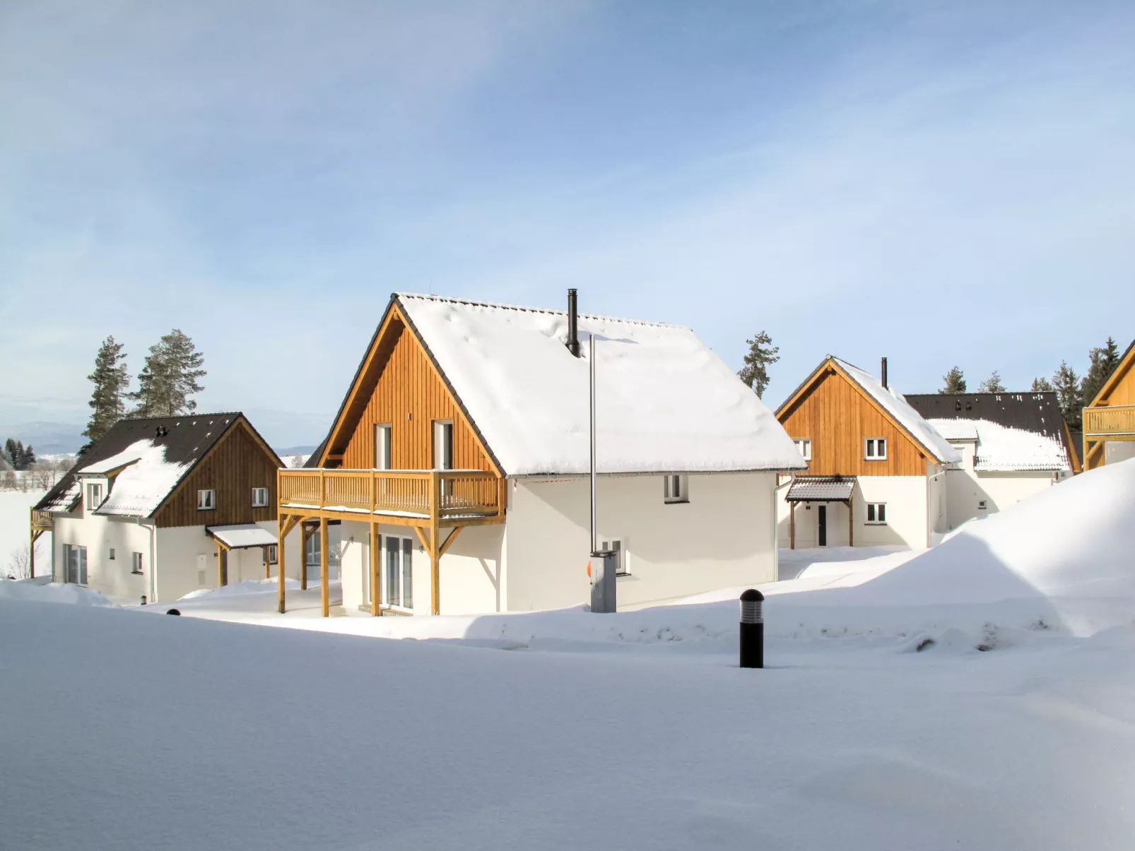 Lakeside Village 13 (+ sauna)-Outside