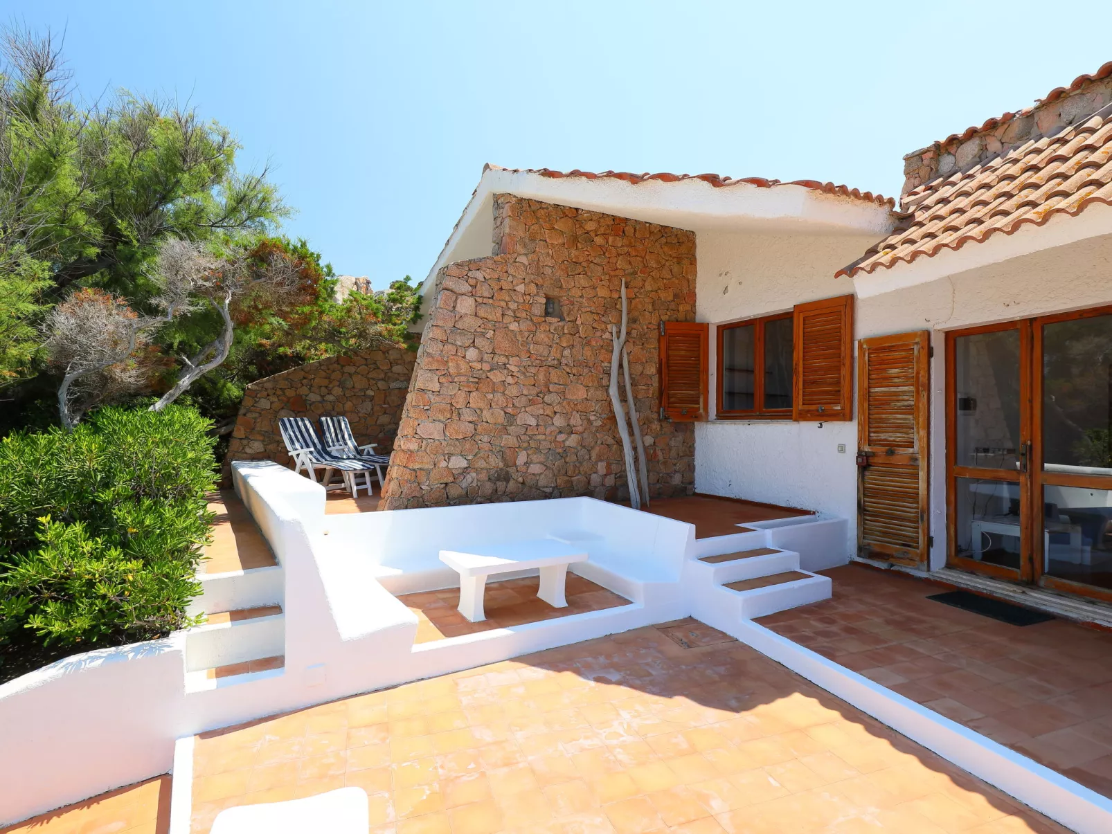 La Cala (VGM615)-Outside