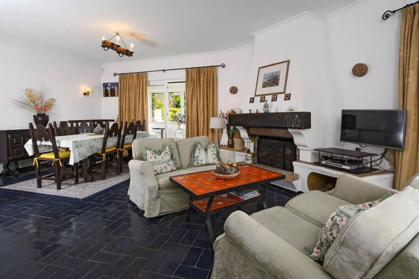 Holiday home in Lagos // max 6 Pers-Living room