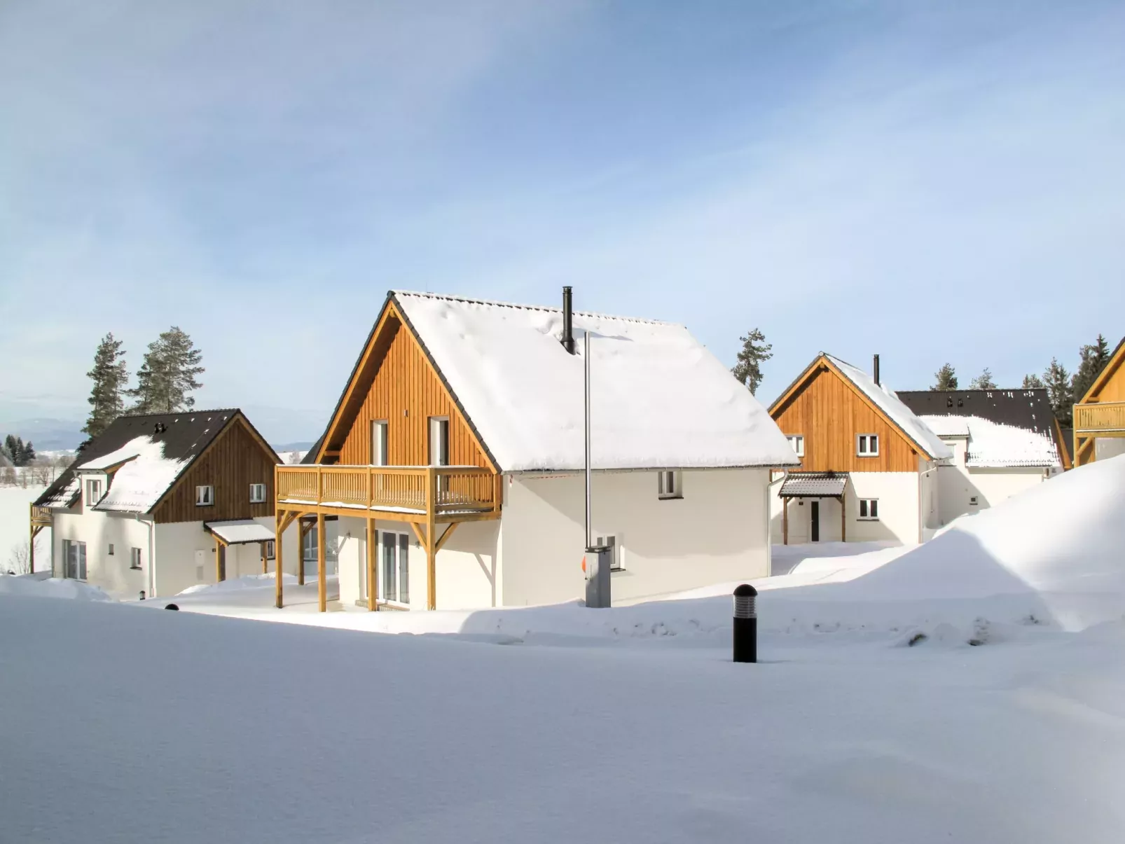 Lakeside Village 33 (+ sauna)-Outside
