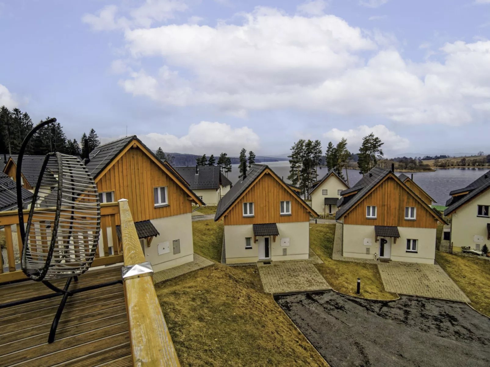 Lakeside Village 36 (+ sauna)-Outside