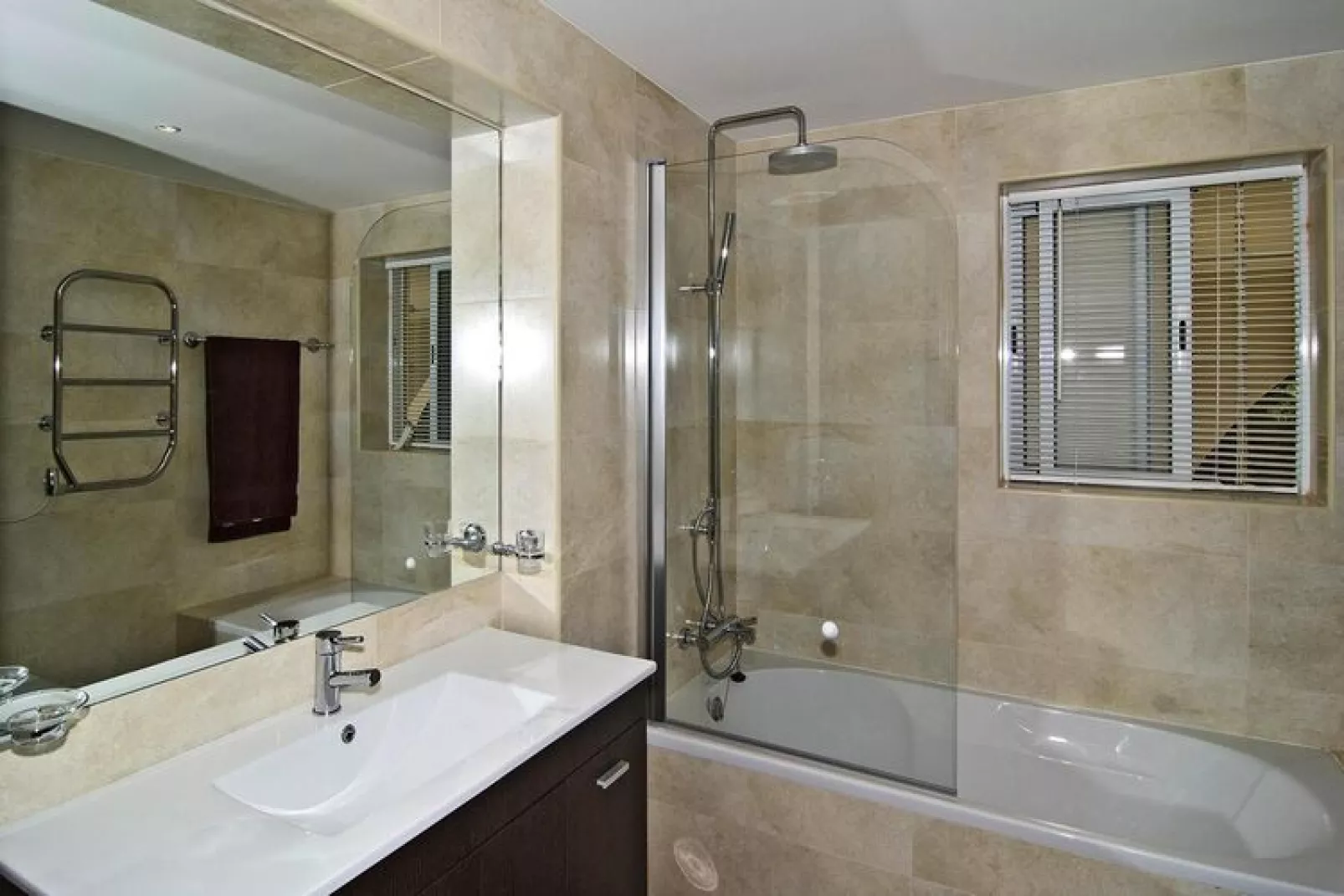 Holiday home in Lagos // max 6 Pers-Bathroom