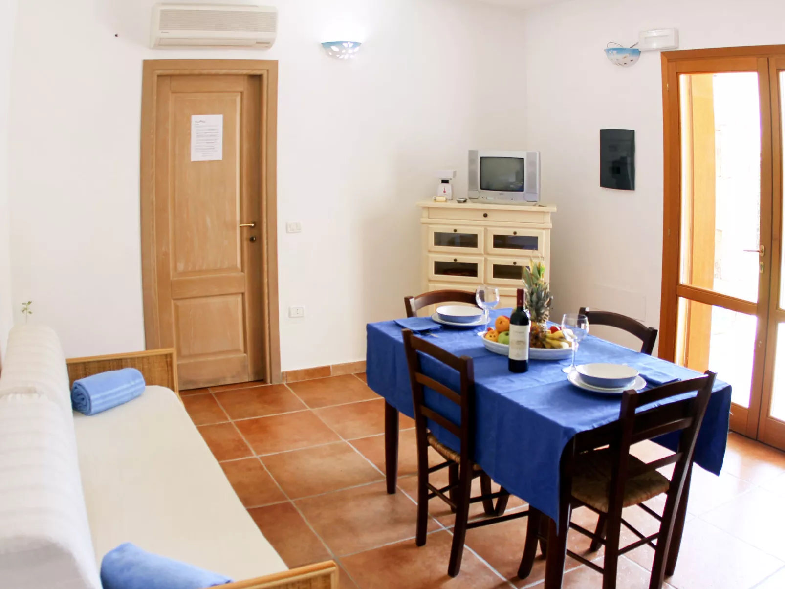 Bouganvillage-Inside